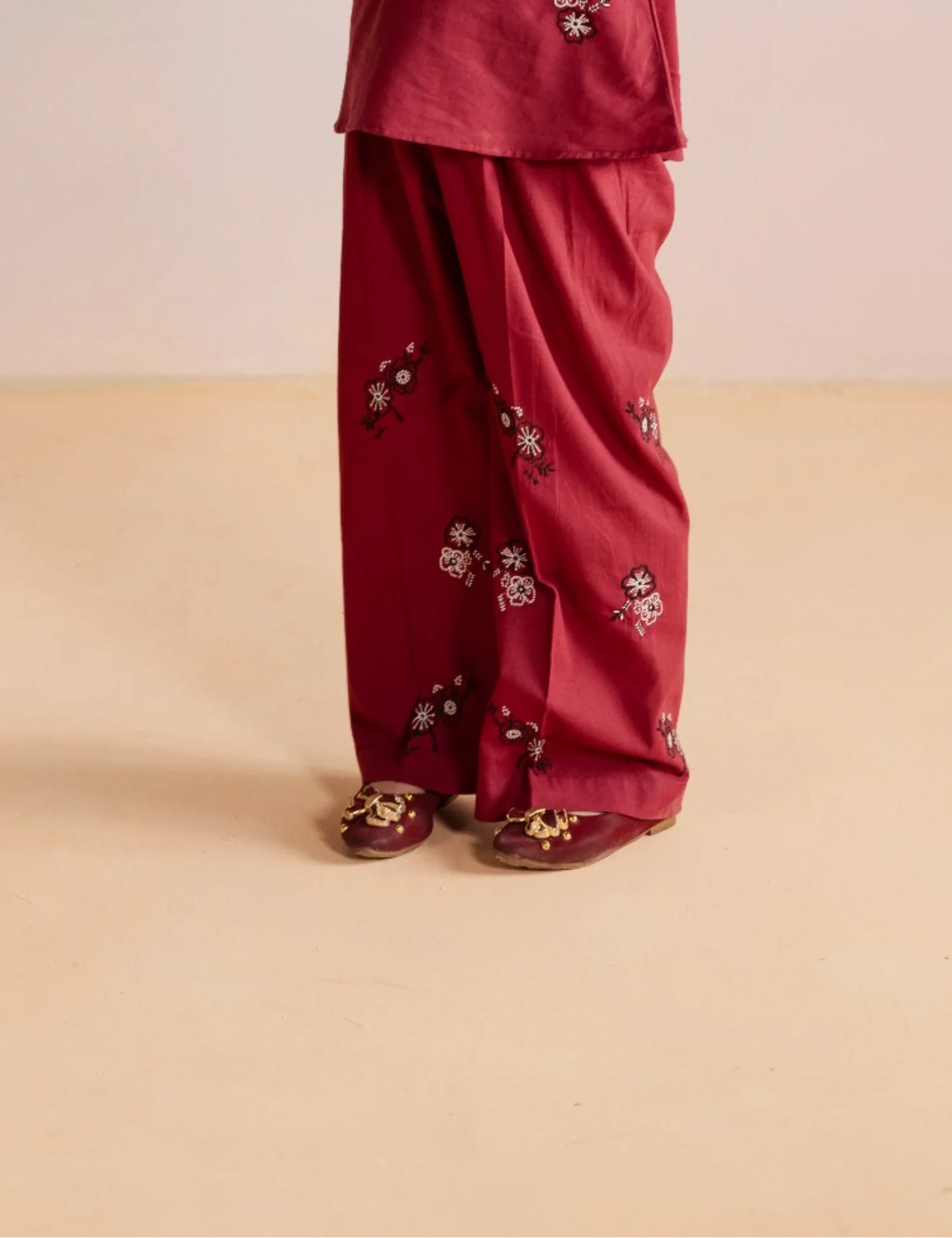 FLORAL EMBROIDERED TROUSER - Image 2