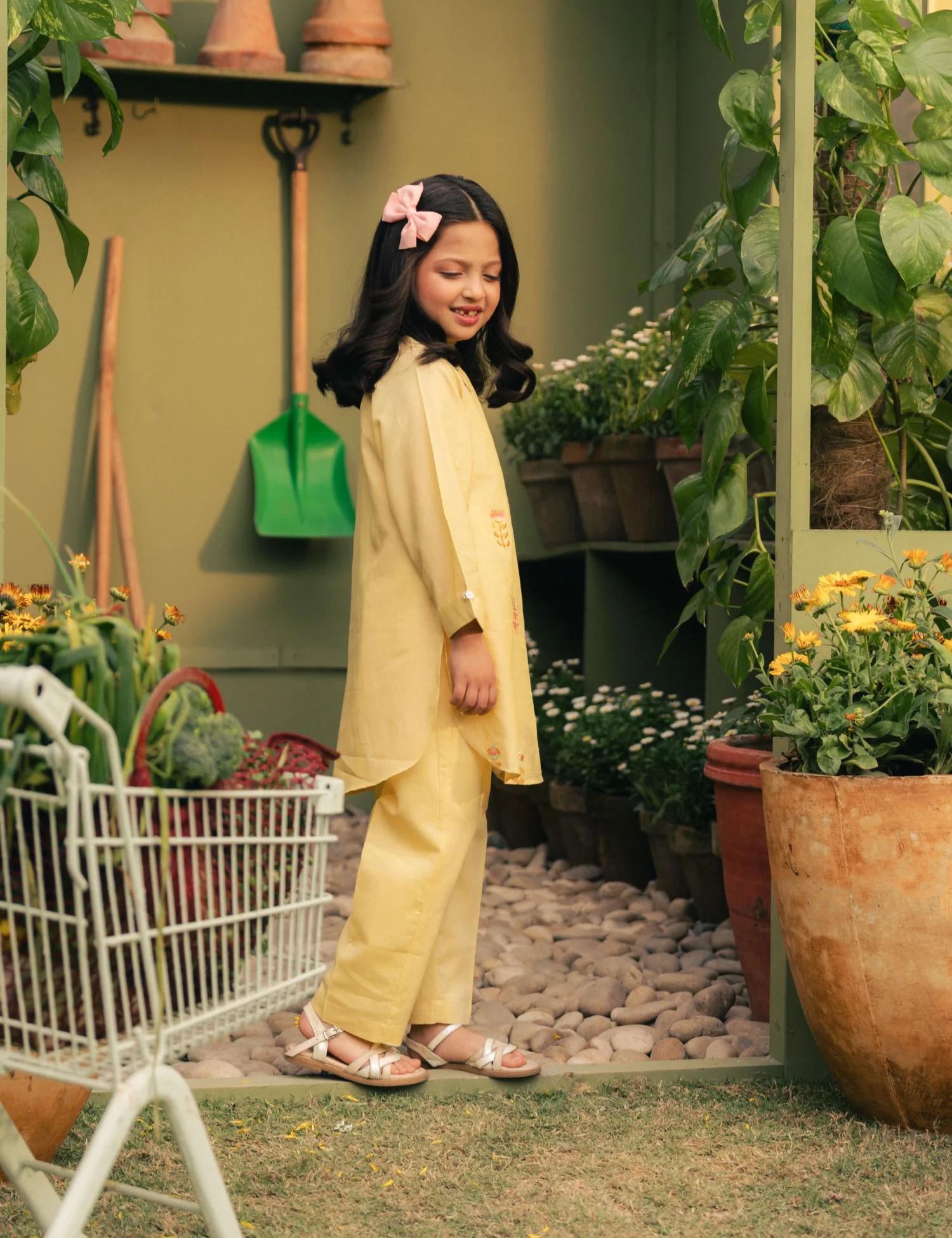 2 PIECE FLORAL EMBROIDERED SUIT - Image 4