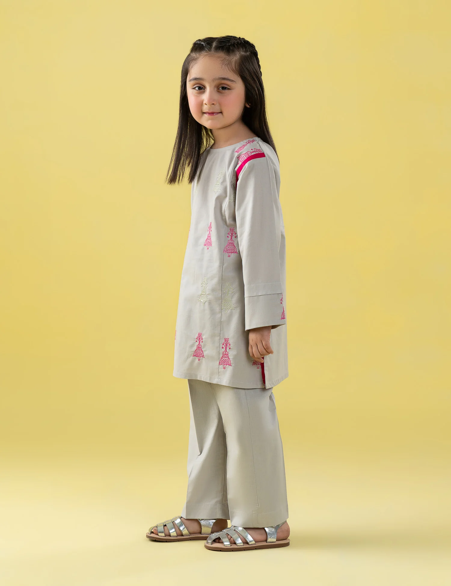 2 PIECE FUN EMBROIDERED SUIT - Image 5