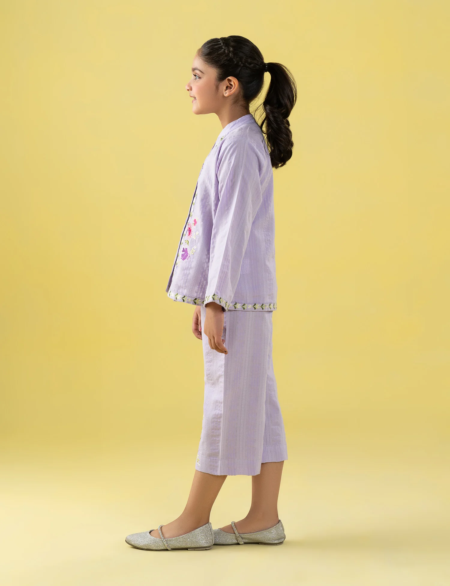 2 PIECE FLORAL EMBROIDERED SUIT - Image 4