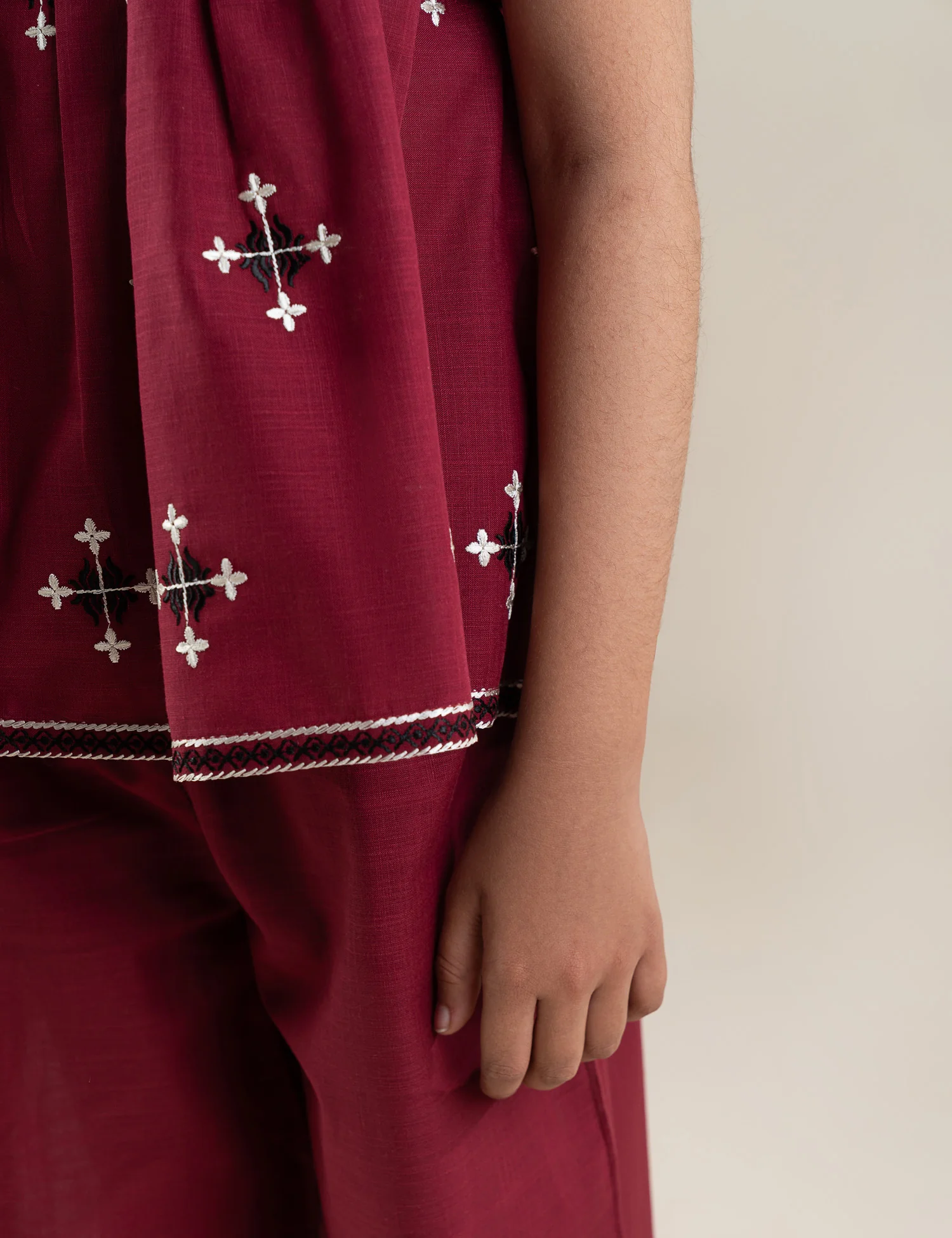 2 PIECE EMBROIDERED SUIT - Image 3