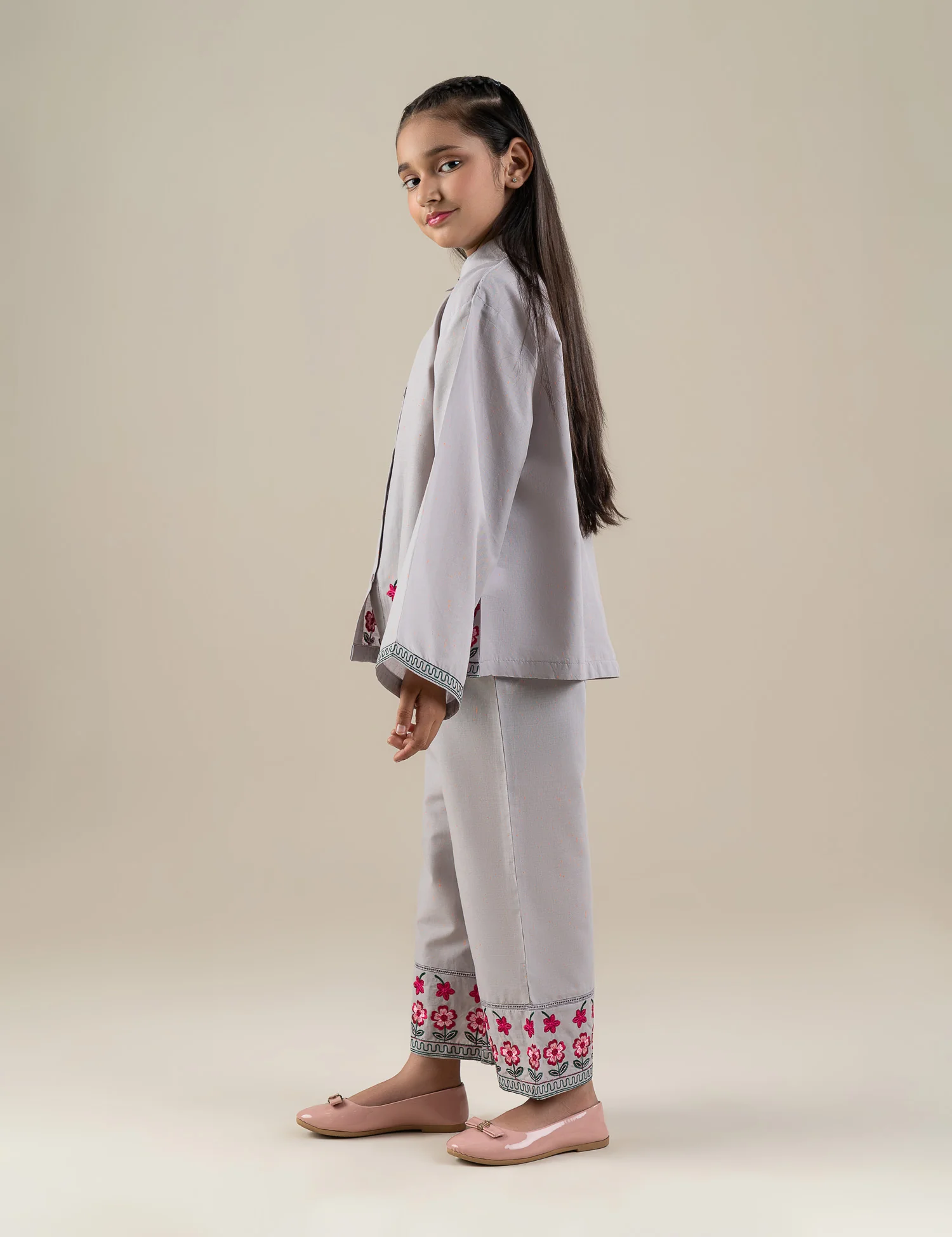 2 PIECE FLORAL EMBROIDERED SUIT - Image 4