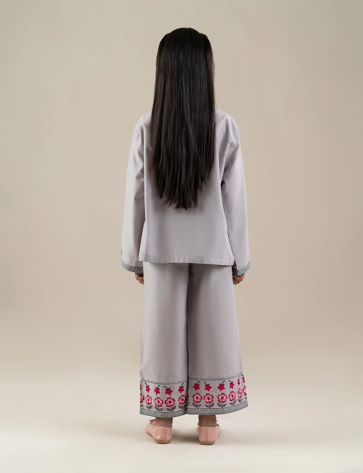 2 PIECE FLORAL EMBROIDERED SUIT - Image 5