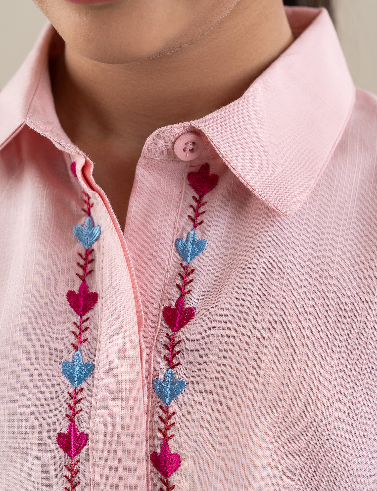 2 PIECE FLORAL EMBROIDERED SUIT - Image 2