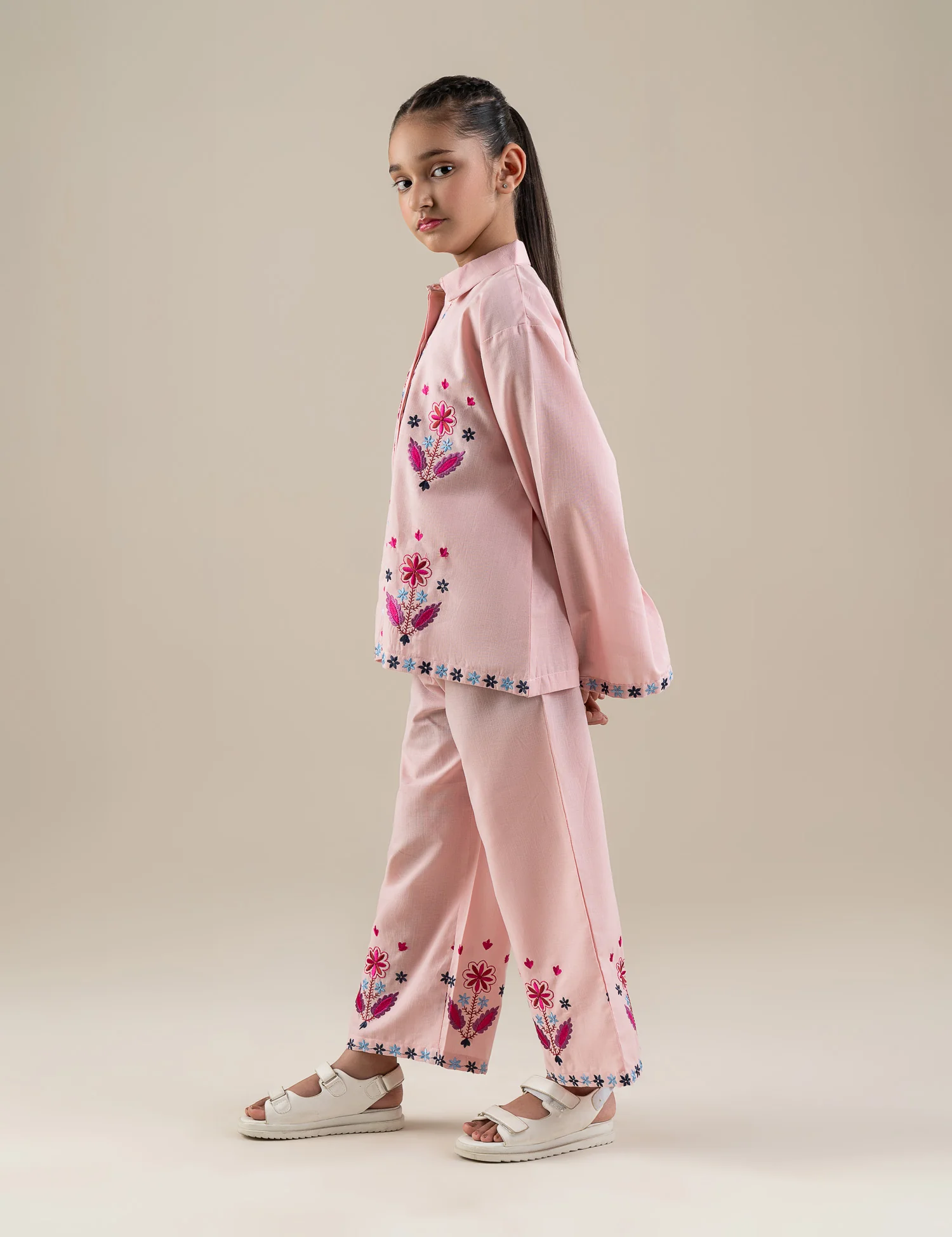 2 PIECE FLORAL EMBROIDERED SUIT - Image 5