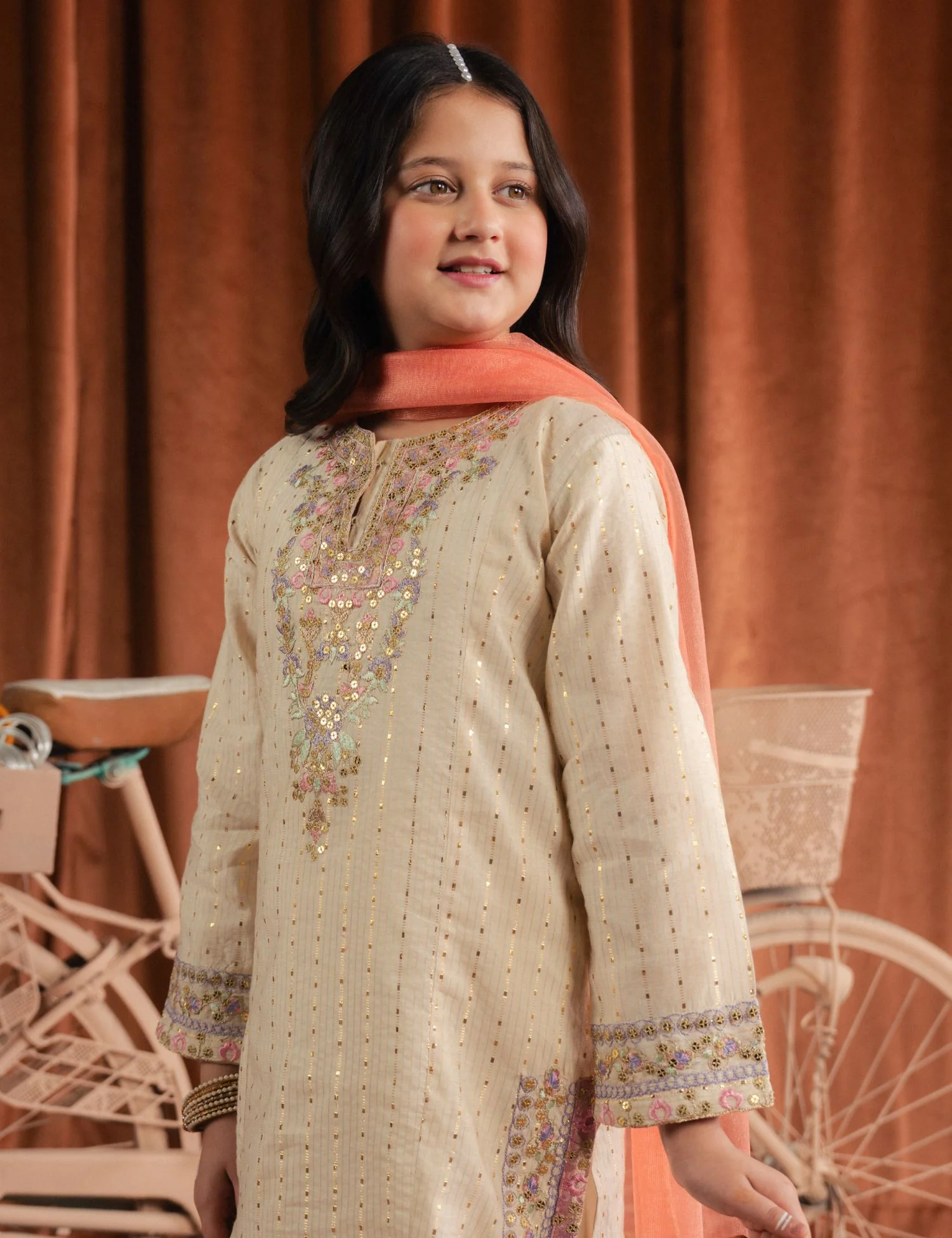 2 PIECE TILLA EMBROIDERED SUIT - Image 3