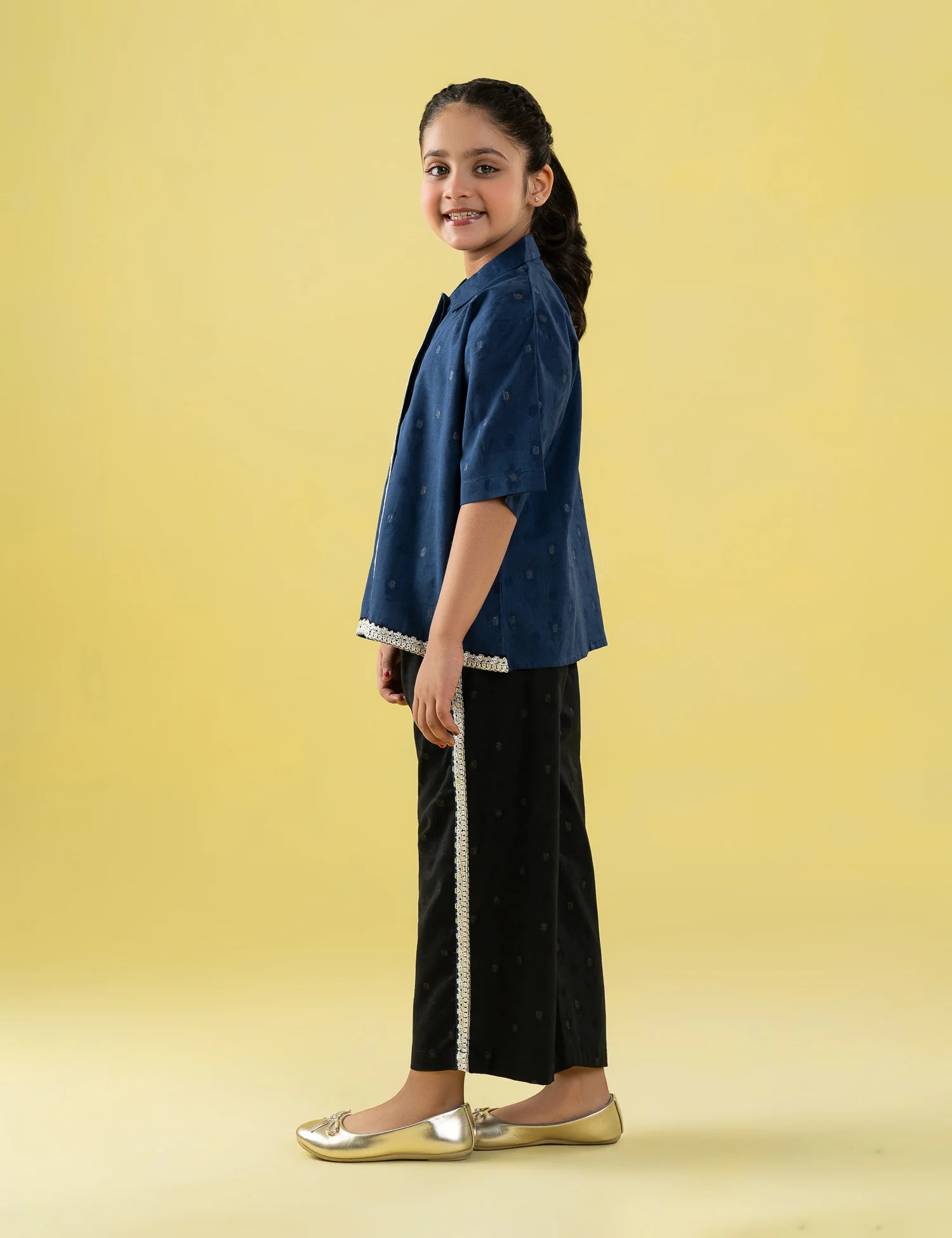 2 PIECE EMBROIDERED SUIT - Image 4