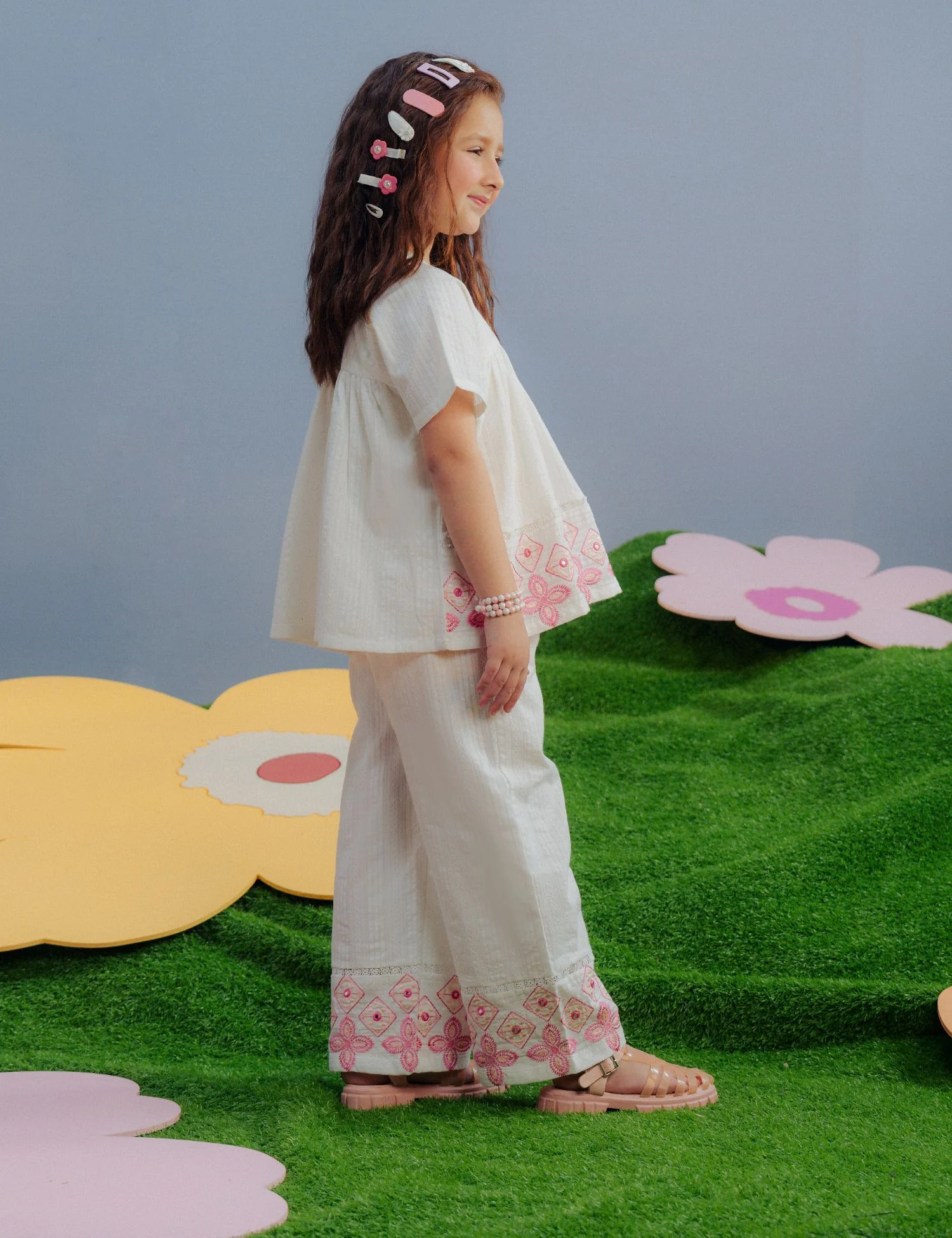 2 PIECE EMBROIDERED SUIT - Image 5
