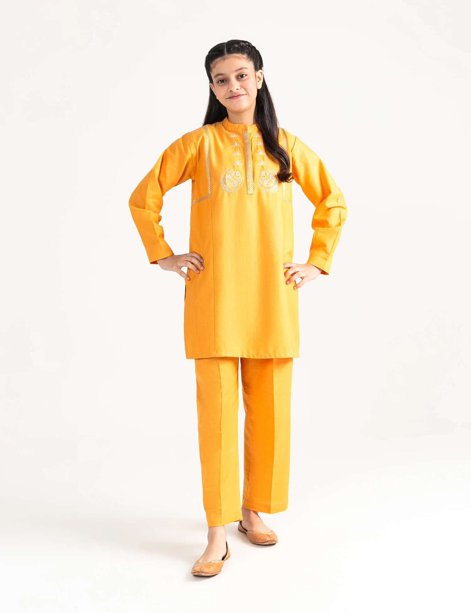 2 PIECE EMBROIDERED SUIT - Image 3