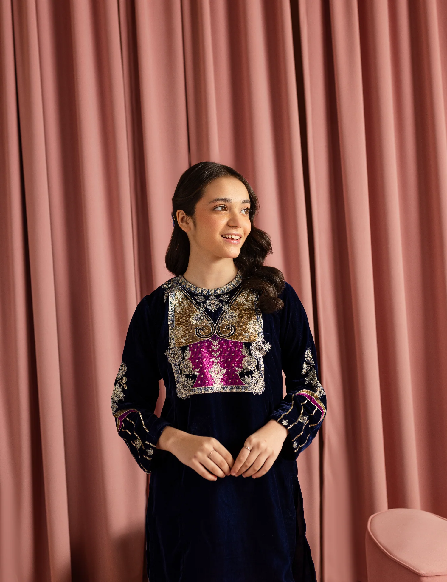 2 PIECE VELVET SUIT - Image 4