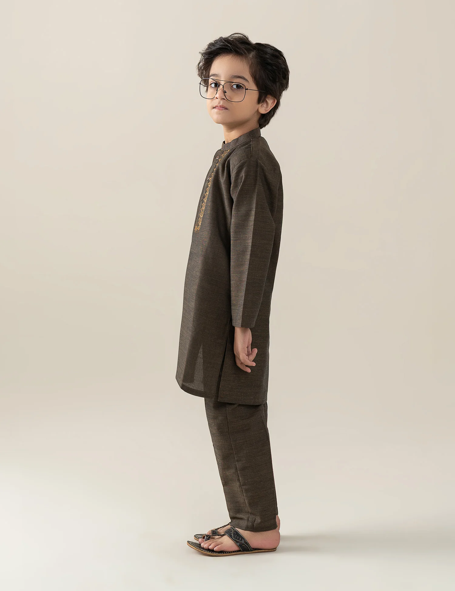 2 PIECE EMBROIDERED SUIT - Image 3