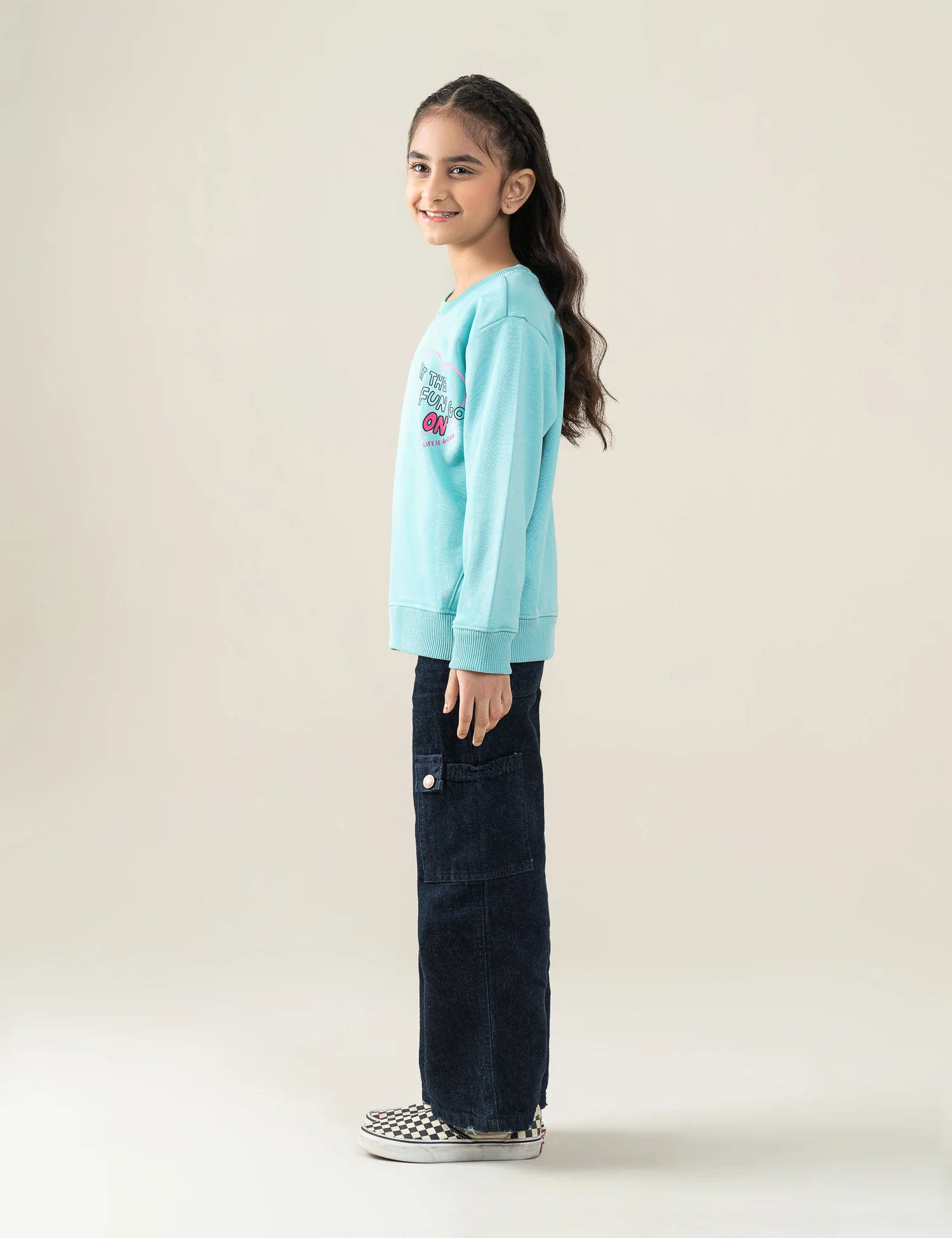 LET THE FUN GO ON PRINTED SWEATSHIRT - Image 4