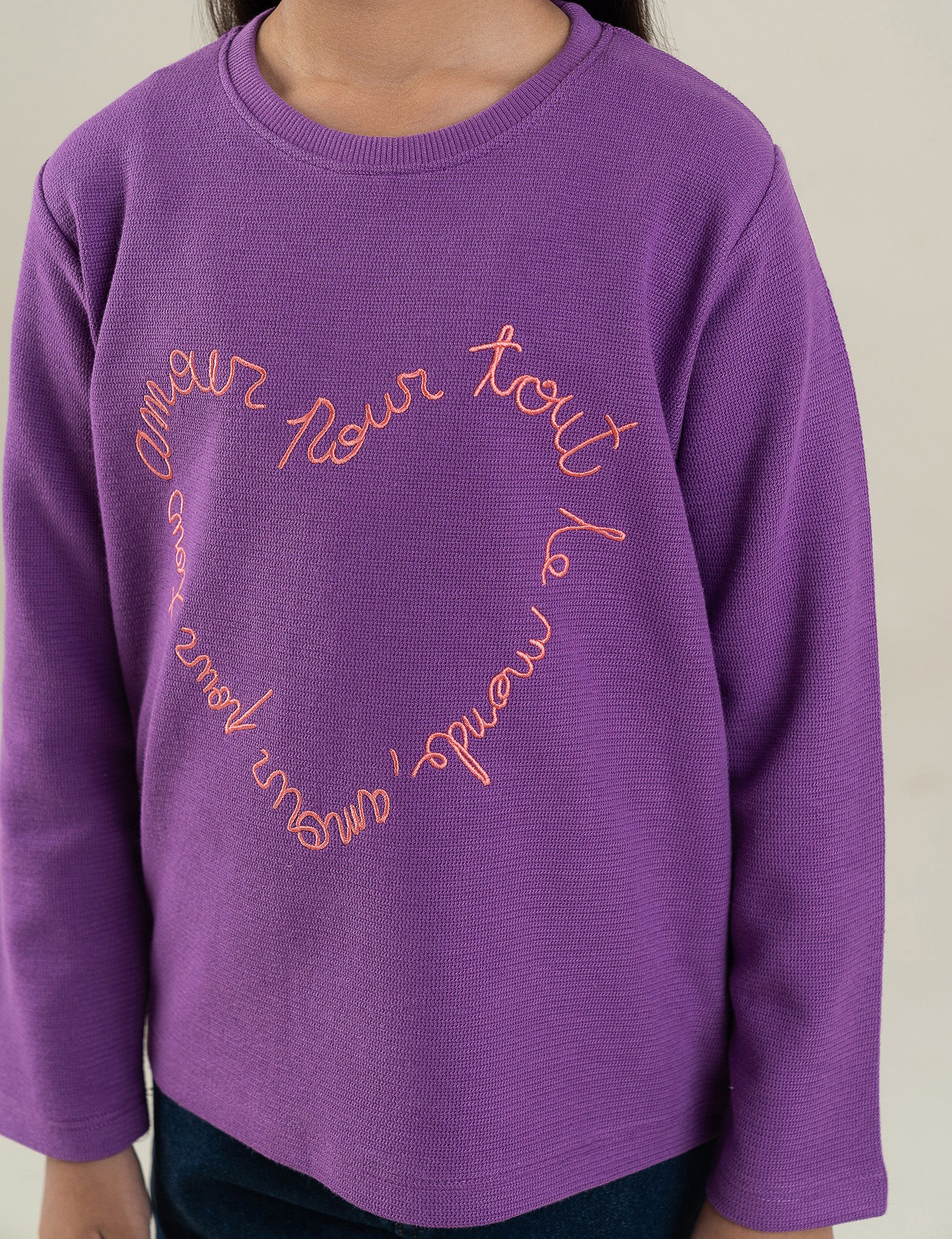 HEART SCRIPT DESIGN T-SHIRT - Image 2