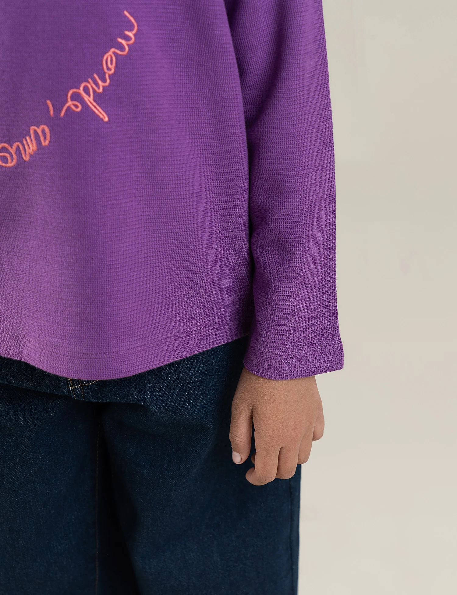HEART SCRIPT DESIGN T-SHIRT - Image 3