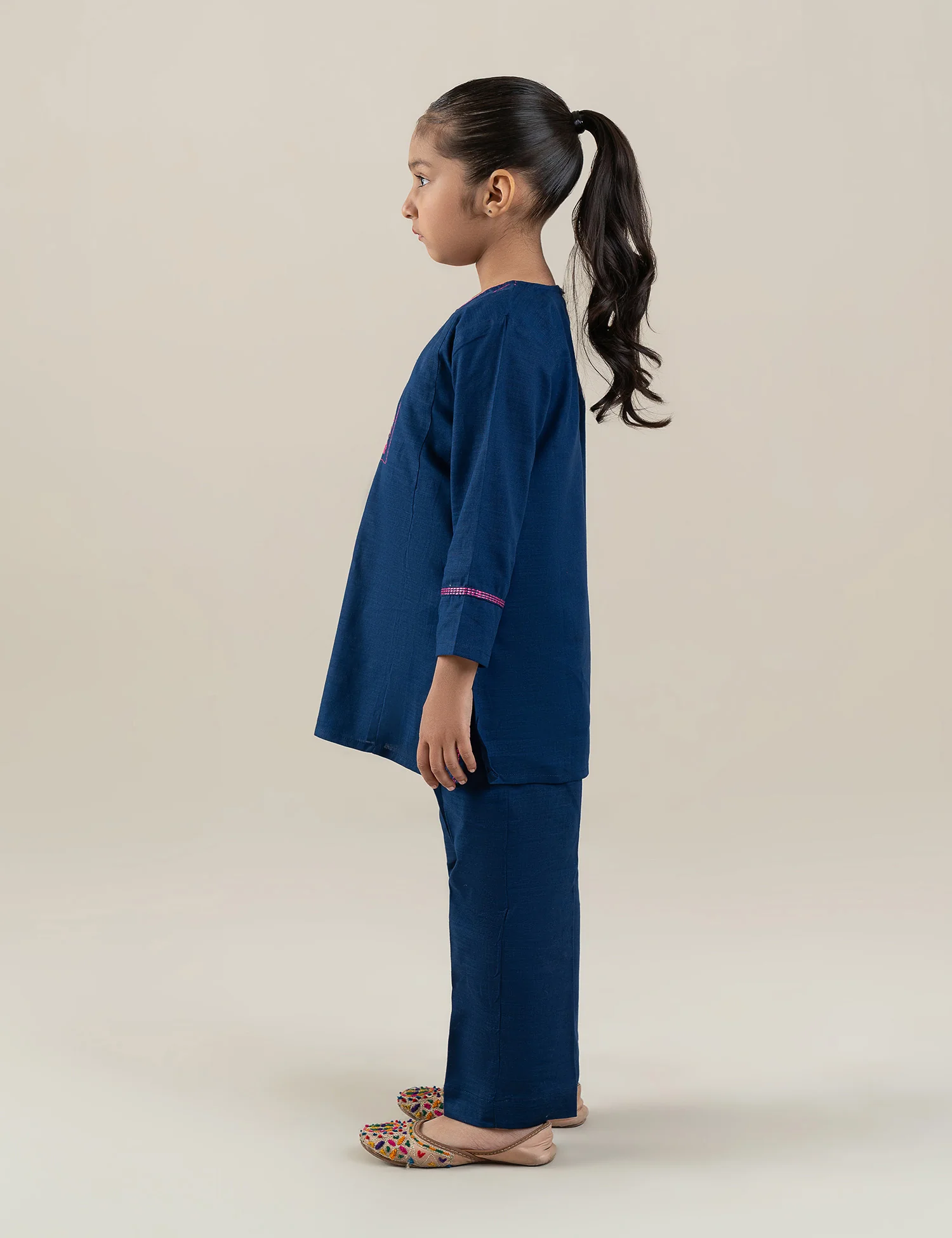2 PIECE CONTRAST EMBROIDERED SUIT - Image 4