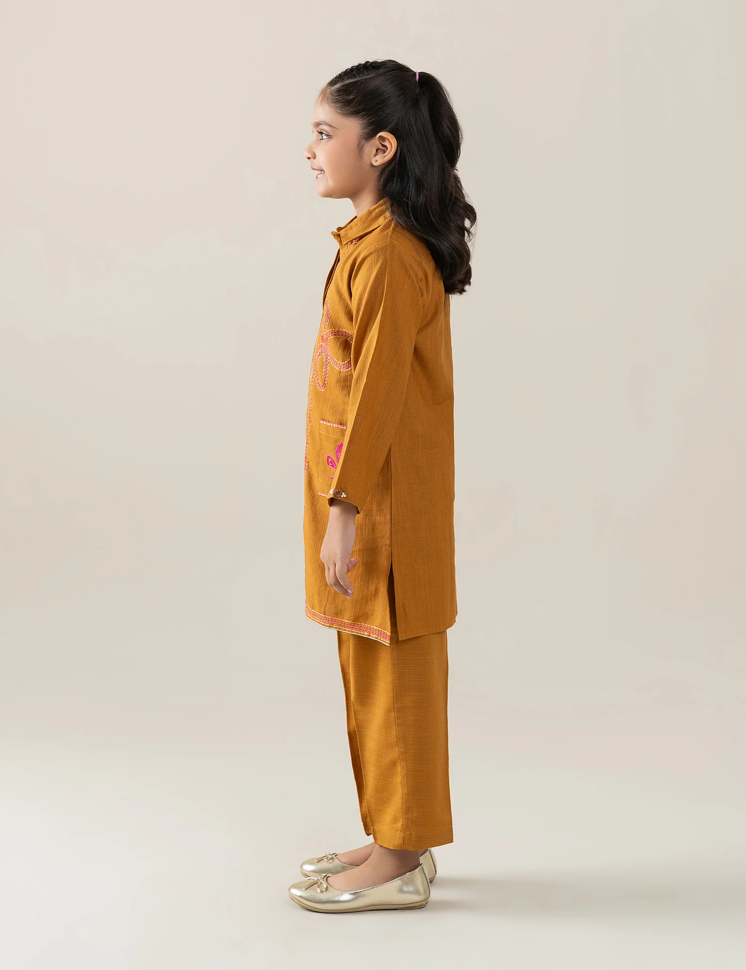 2 PIECE BUTTON DOWN EMBROIDERED SUIT - Image 4