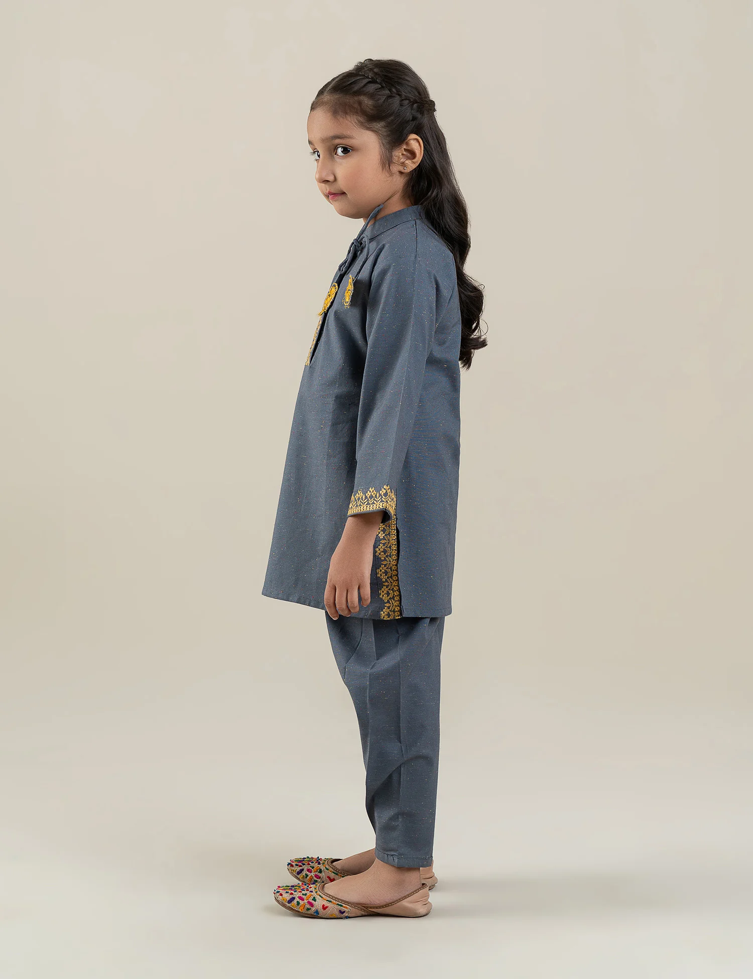 2 PIECE CONTRAST EMBROIDERED SUIT - Image 4