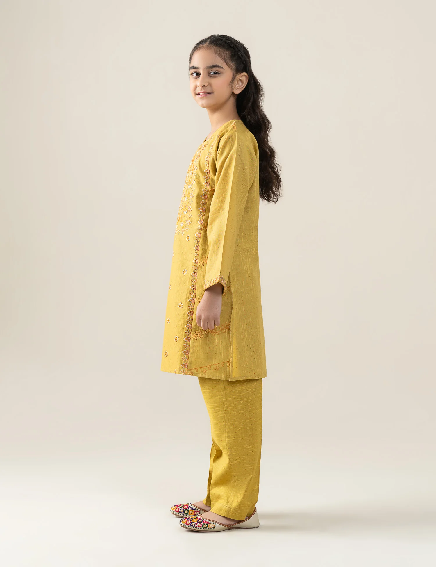 2 PIECE ALLOVER EMBROIDERED SUIT - Image 4