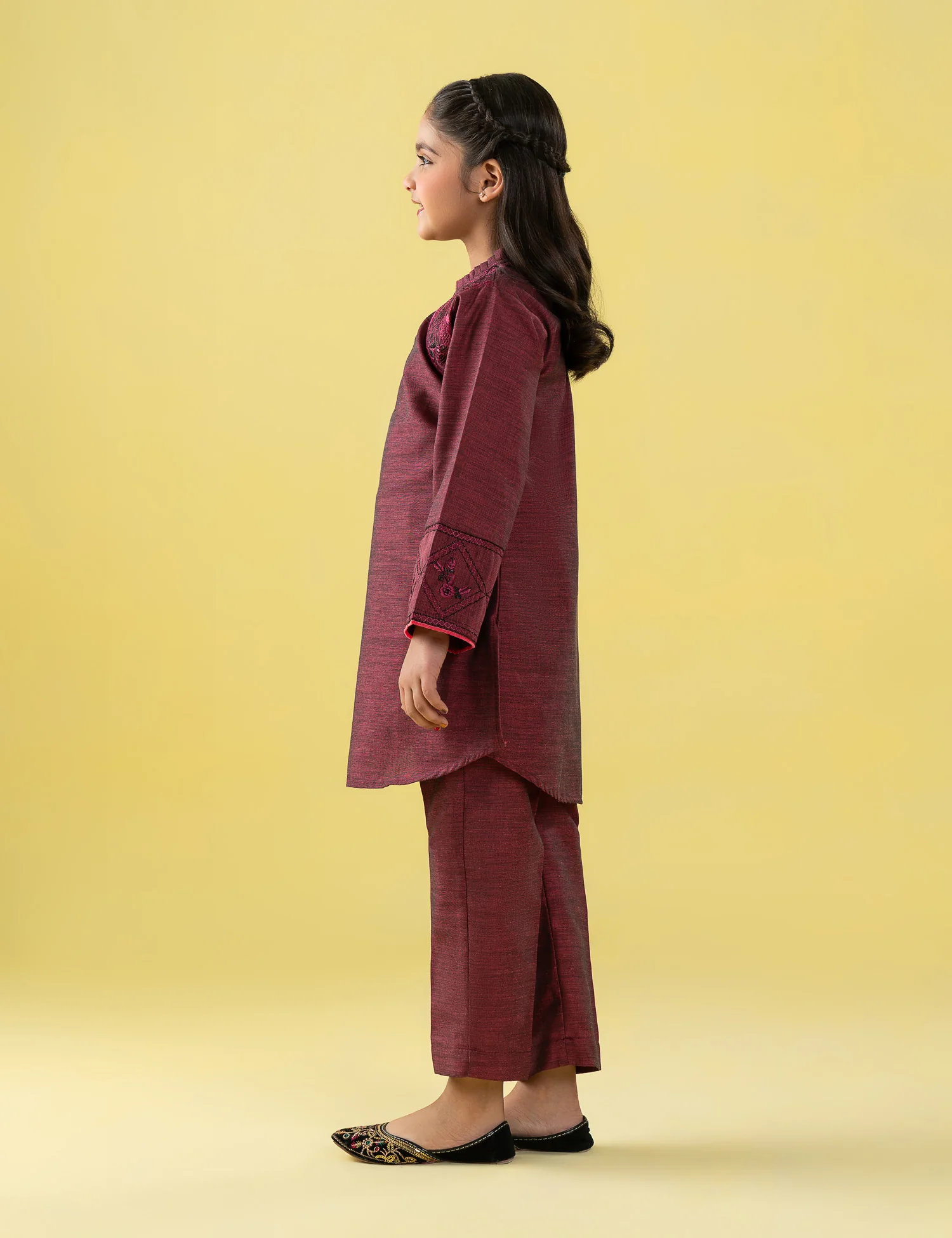 2 PIECE EMBROIDERED SUIT - Image 4