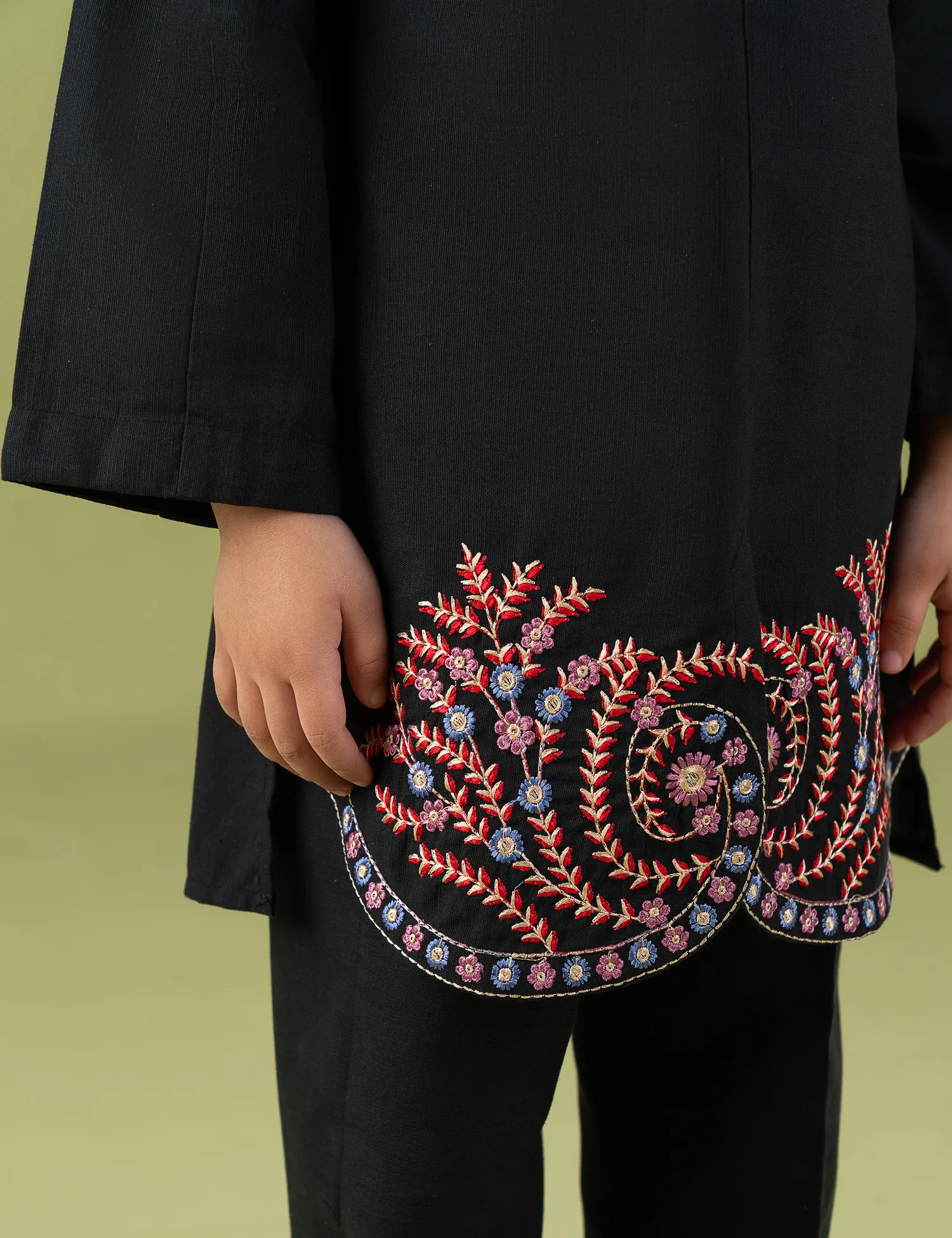 2 PIECE VIBRANT EMBROIDERED SUIT - Image 4