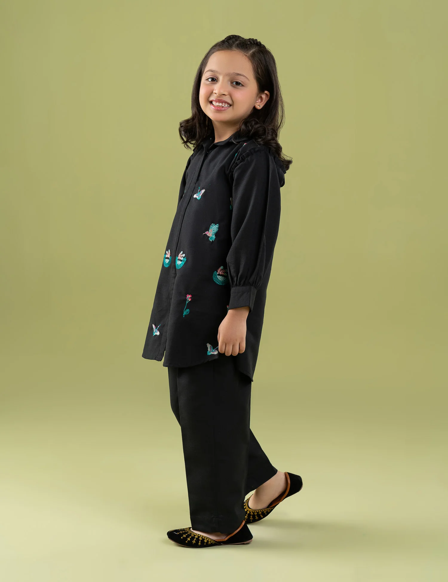 2 PIECE FLORAL EMBROIDERED SUIT - Image 4