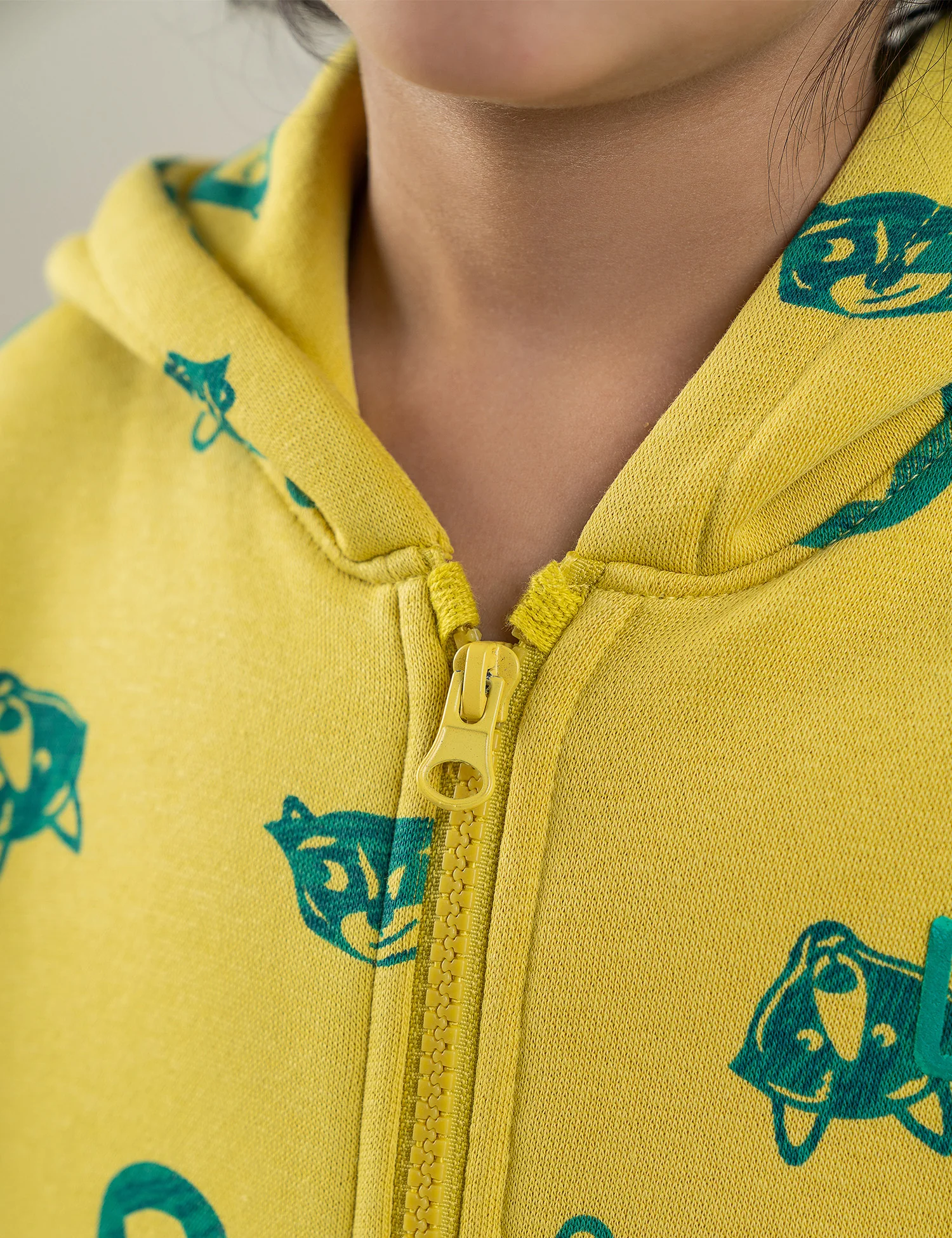 BEAR PRINTED ZIP-UP HOODIE - Image 2