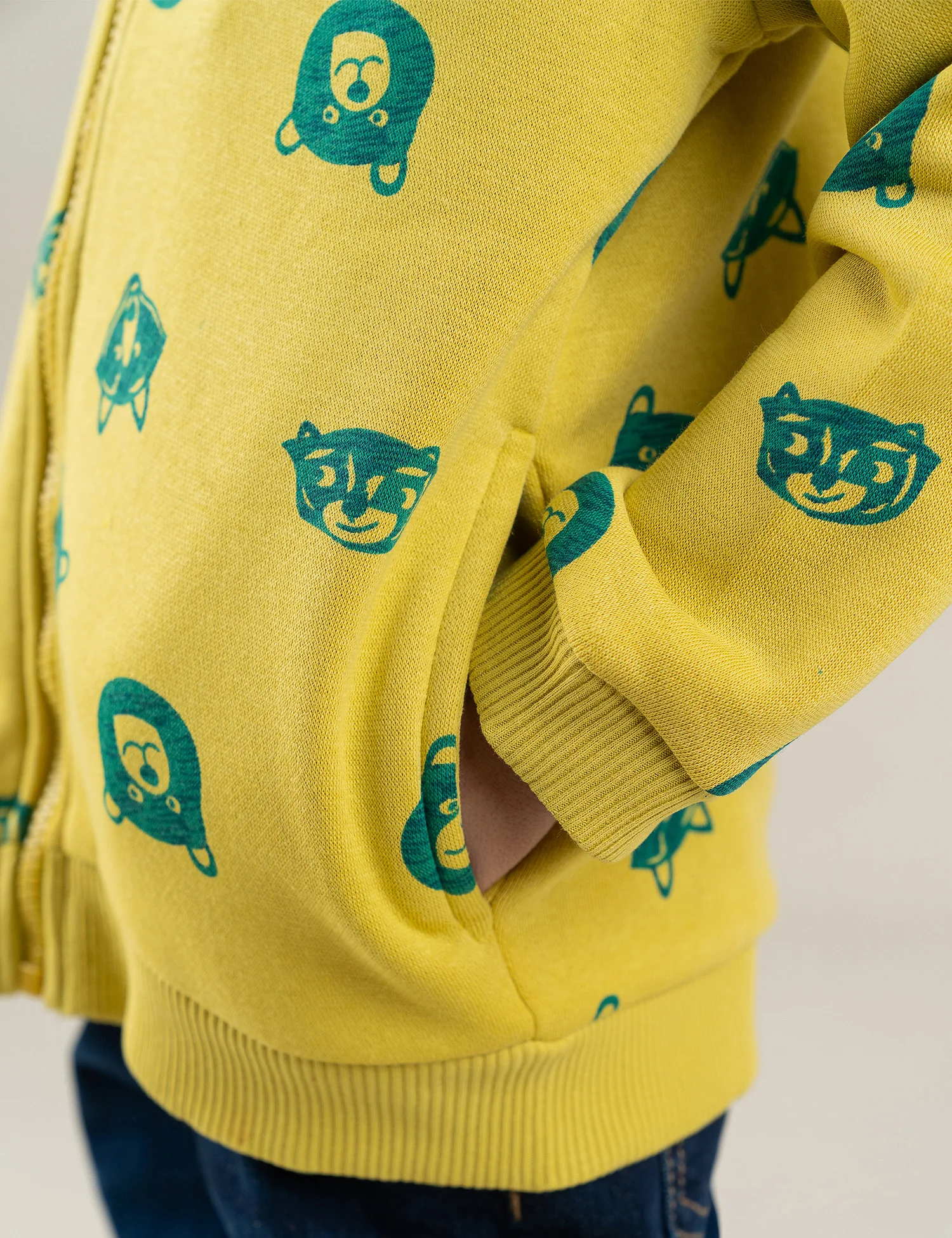 BEAR PRINTED ZIP-UP HOODIE - Image 3