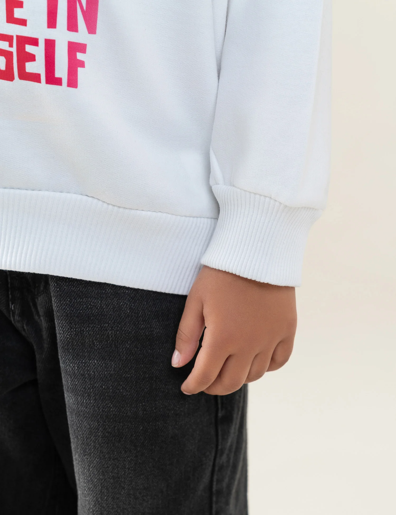 BELIEVE IN YOURSELF GRAPHIC SWEATSHIRT - Image 3