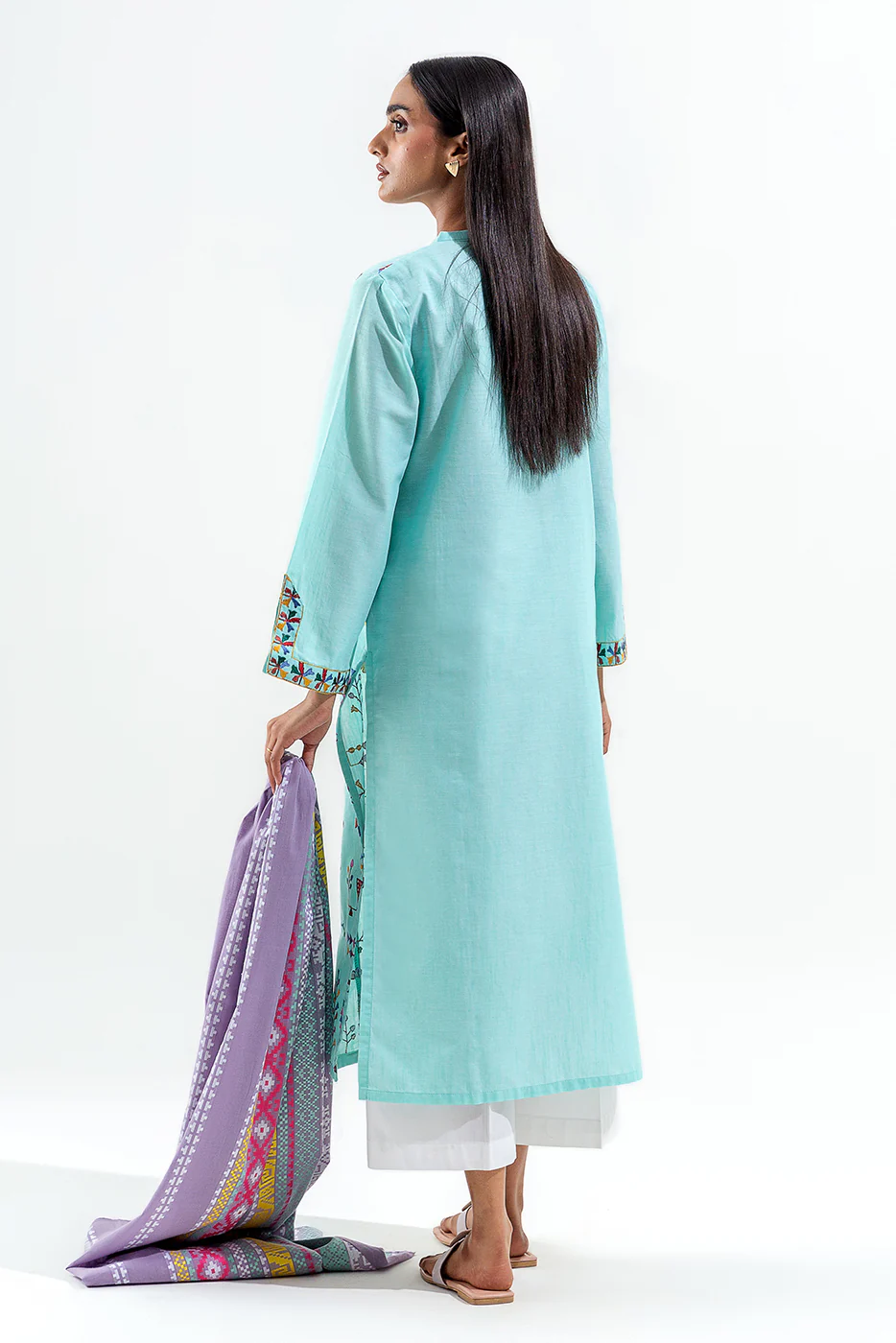 2 PIECE EMBROIDERED CHAMBREY SUIT (PRET) - Image 4