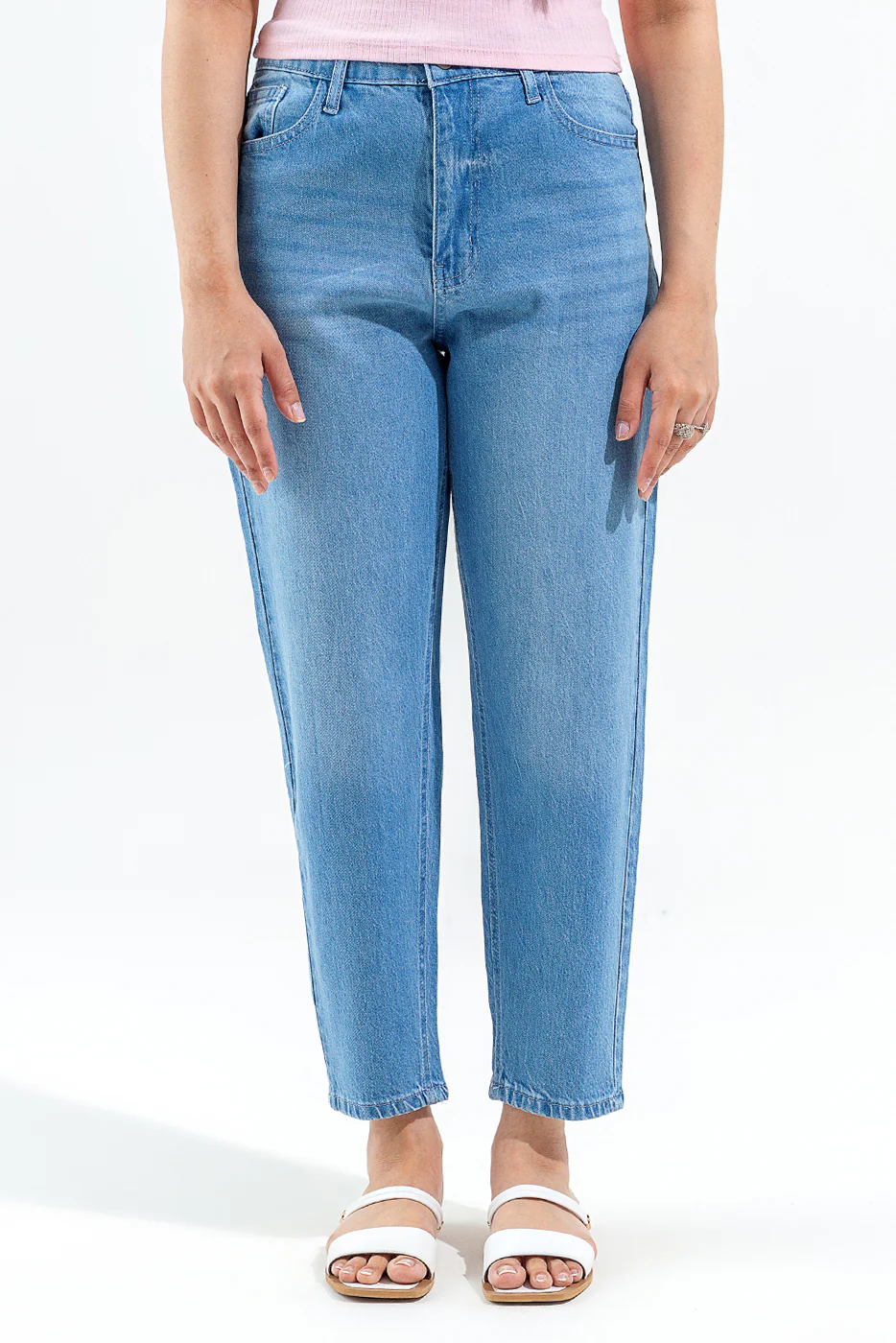 HIGH-RISE MOM JEANS - Image 3