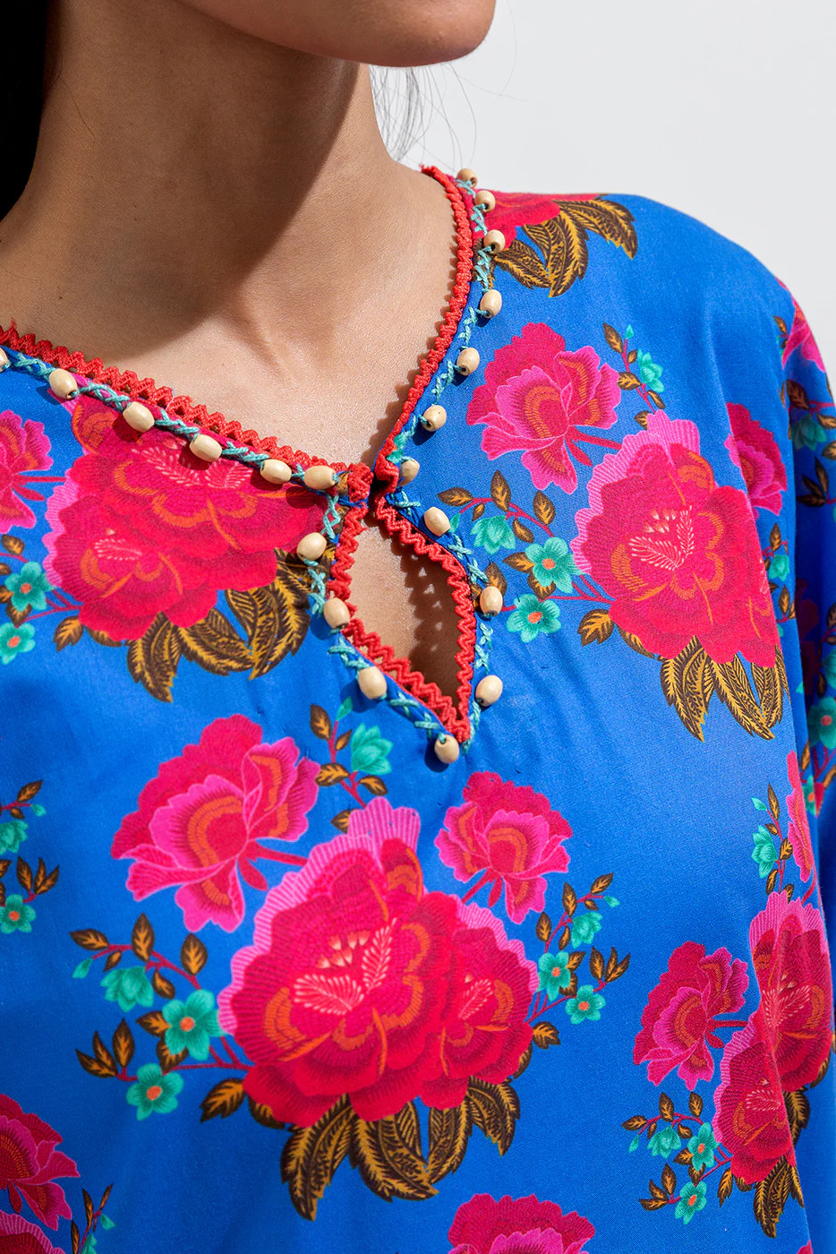2 PIECE EMBROIDERED LAWN SUIT (PRET) - Image 4