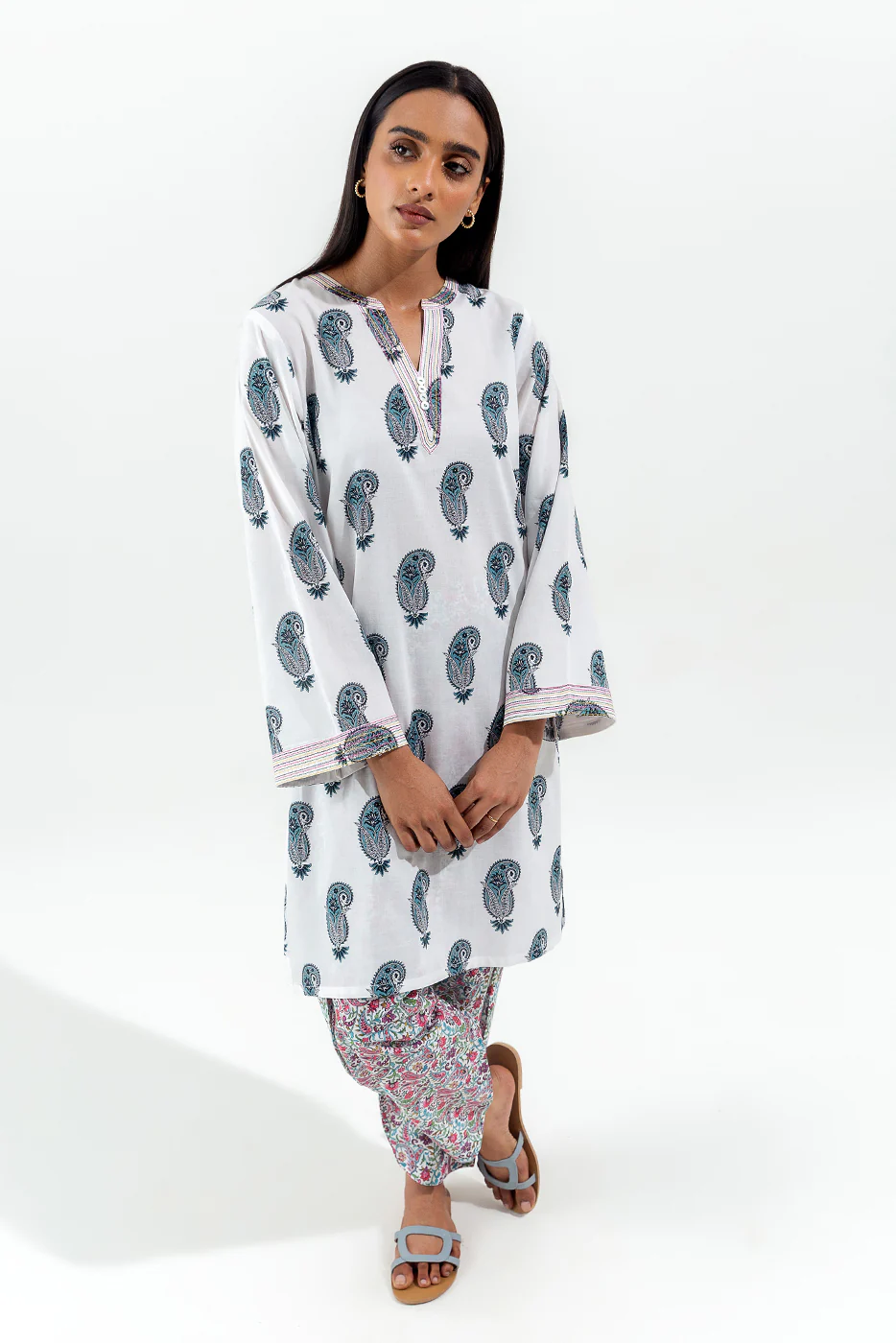 2 PIECE PRINTED LAWN SUIT (PRET) - Image 2
