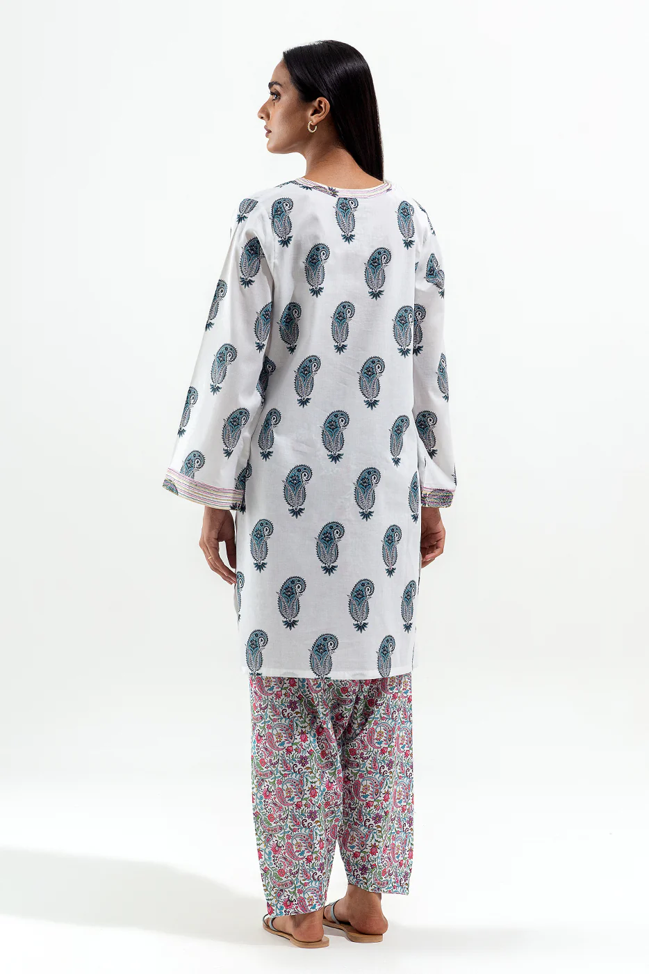 2 PIECE PRINTED LAWN SUIT (PRET) - Image 4