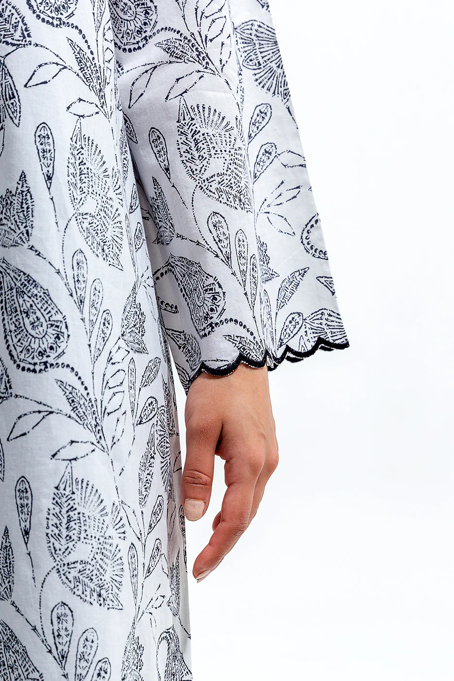 2 PIECE PRINTED LAWN SUIT (PRET) - Image 5