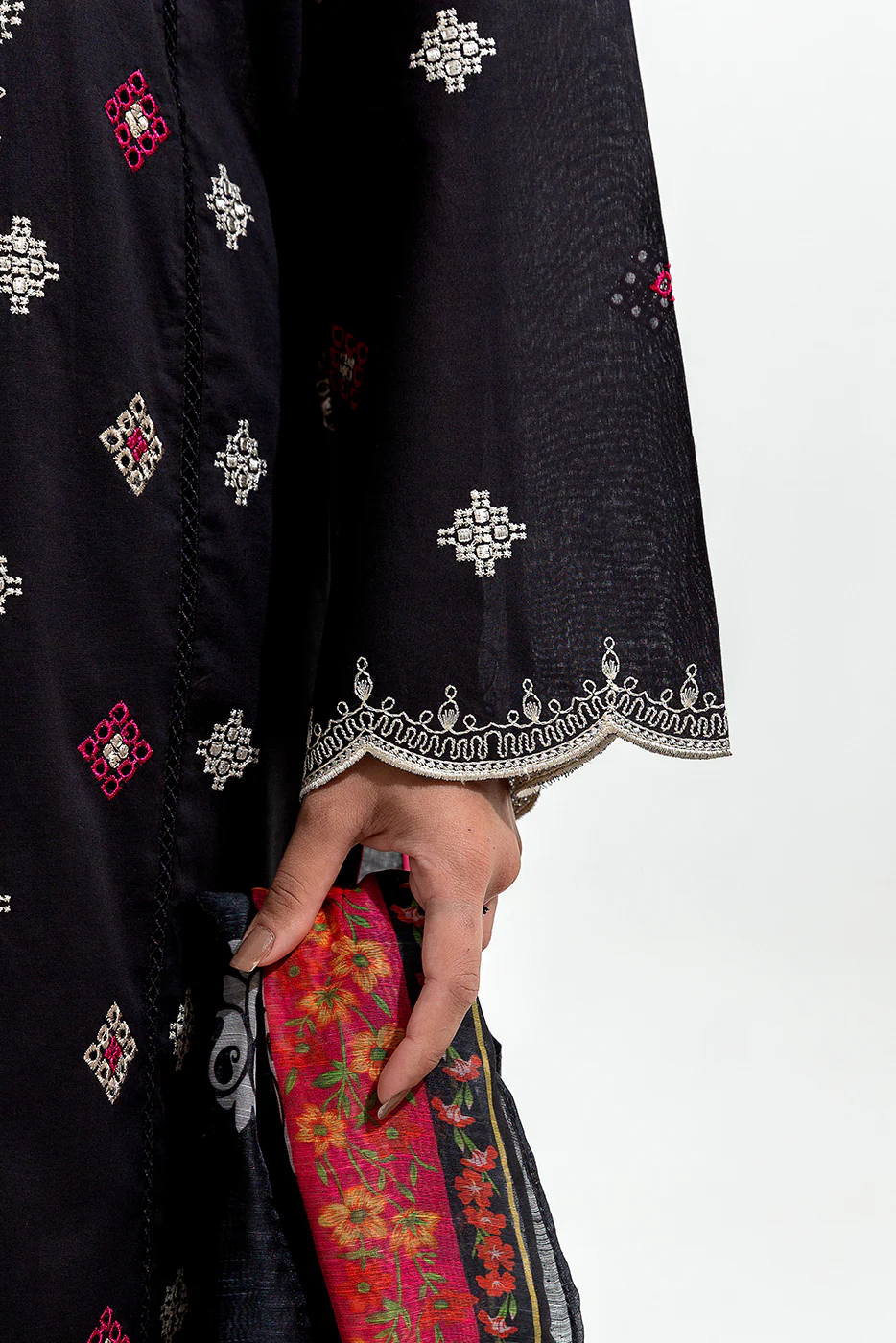 3 PIECE EMBROIDERED LAWN SUIT (PRET) - Image 6