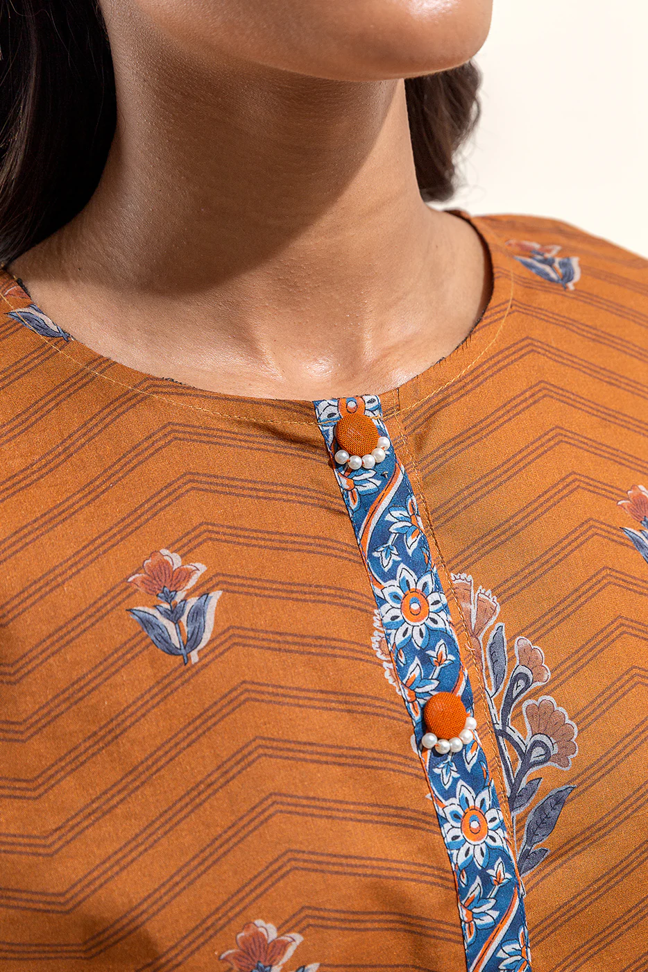 3 PIECE PRINTED LAWN SUIT-GOLDEN AMBER (UNSTITCHED) - Image 4