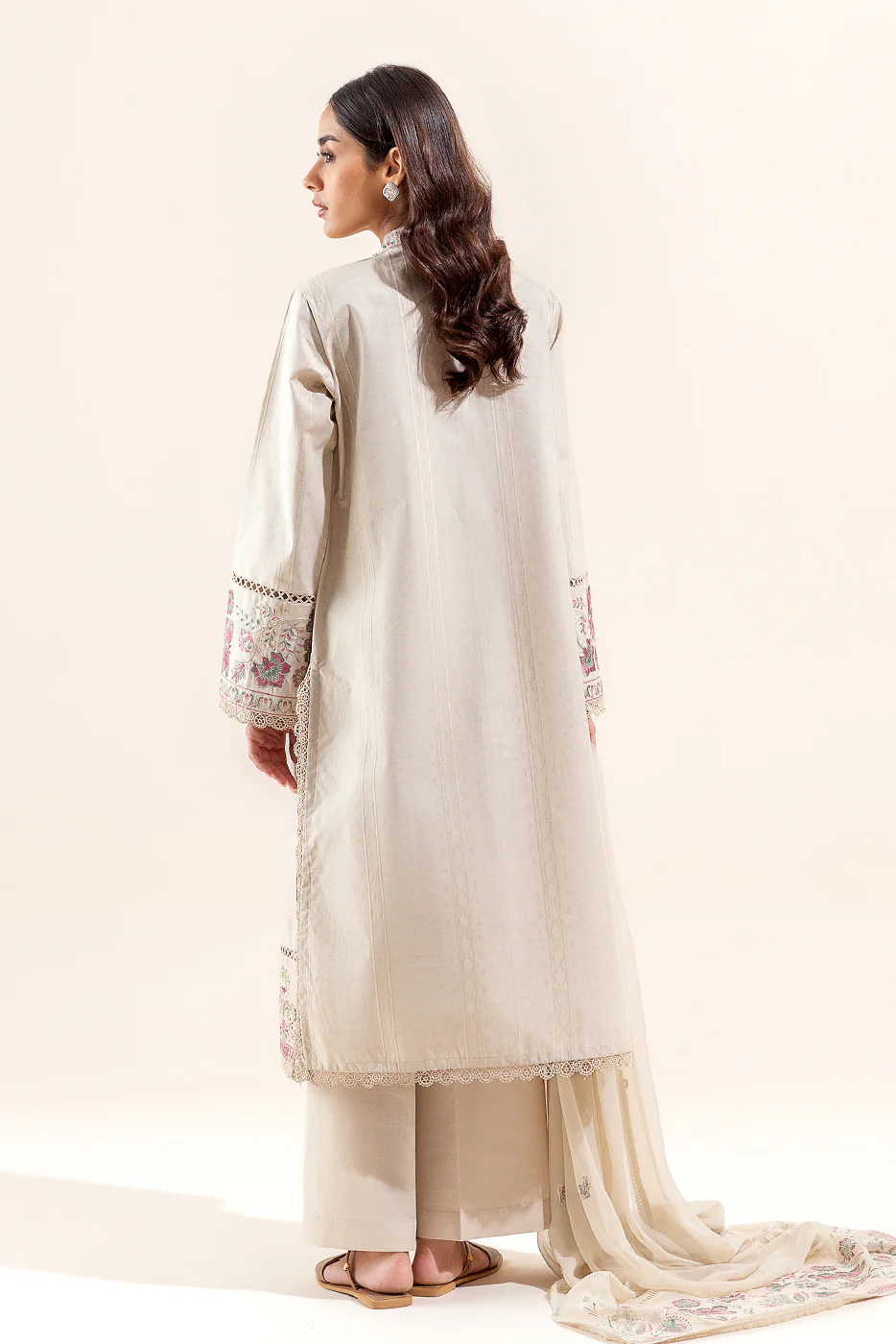 3 PIECE EMBROIDERED TEXTURED LAWN SUIT (UNSTITCHED) - Image 3
