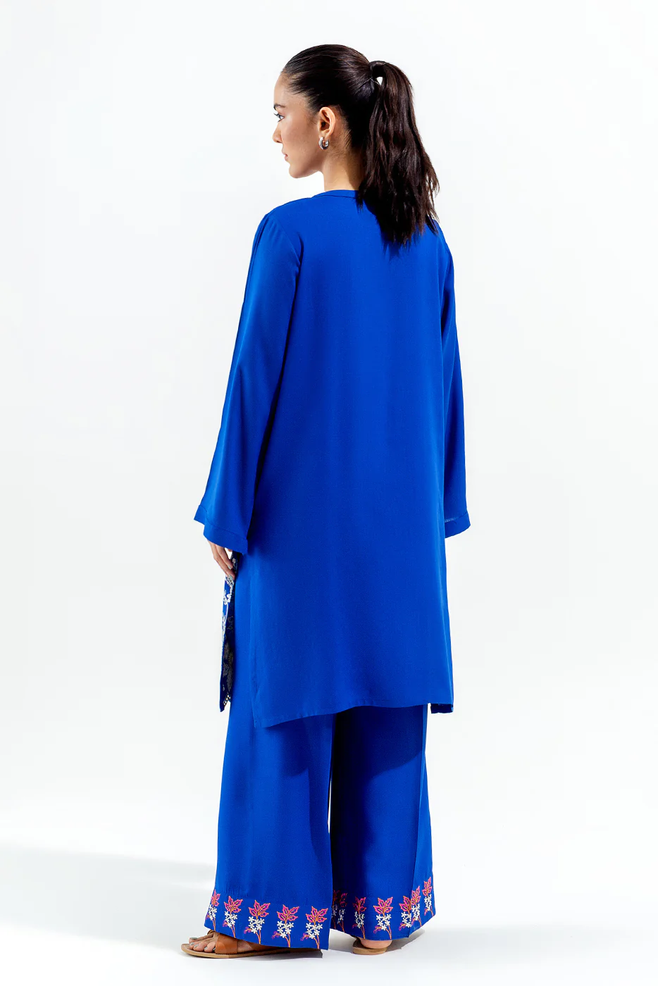 2 PIECE EMBROIDERED SLUB VISCOSE SUIT (PRET) - Image 2