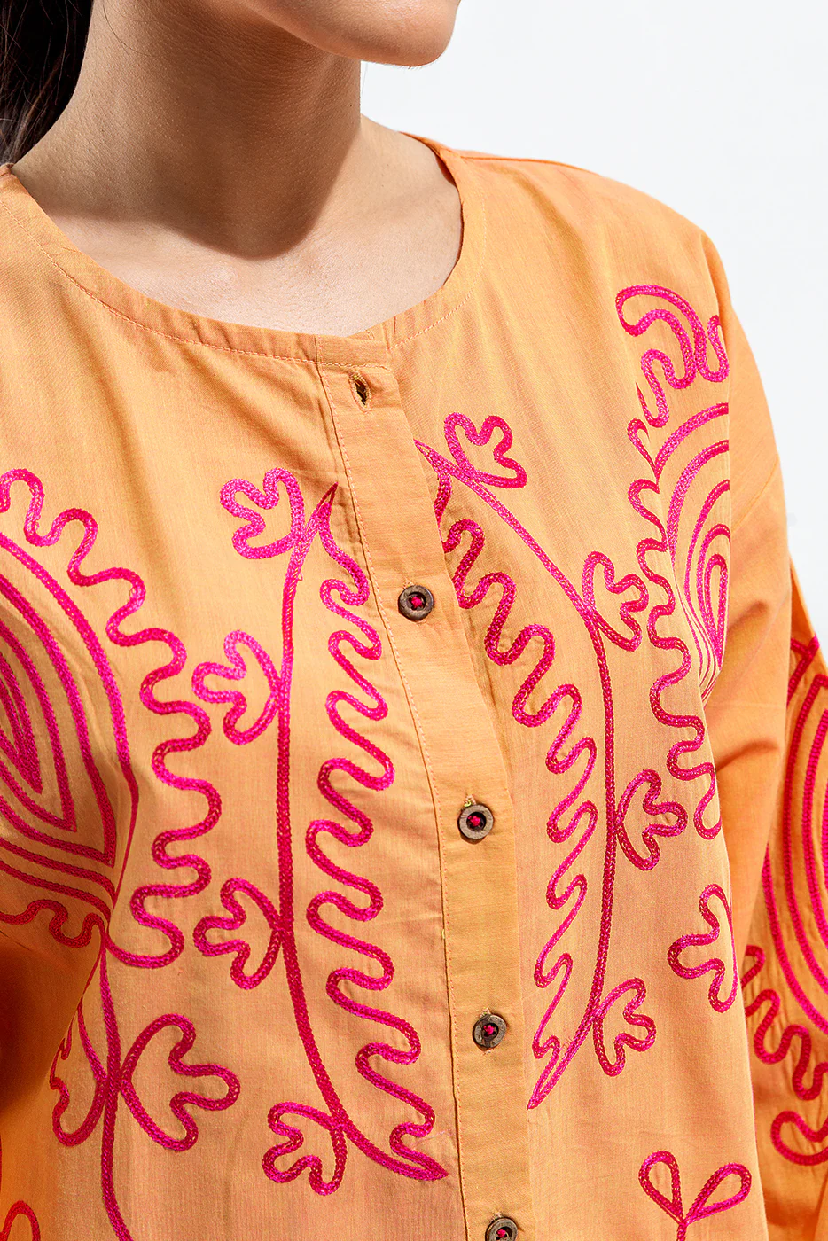 EMBROIDERED FUSION TOP (PRET) - Image 3