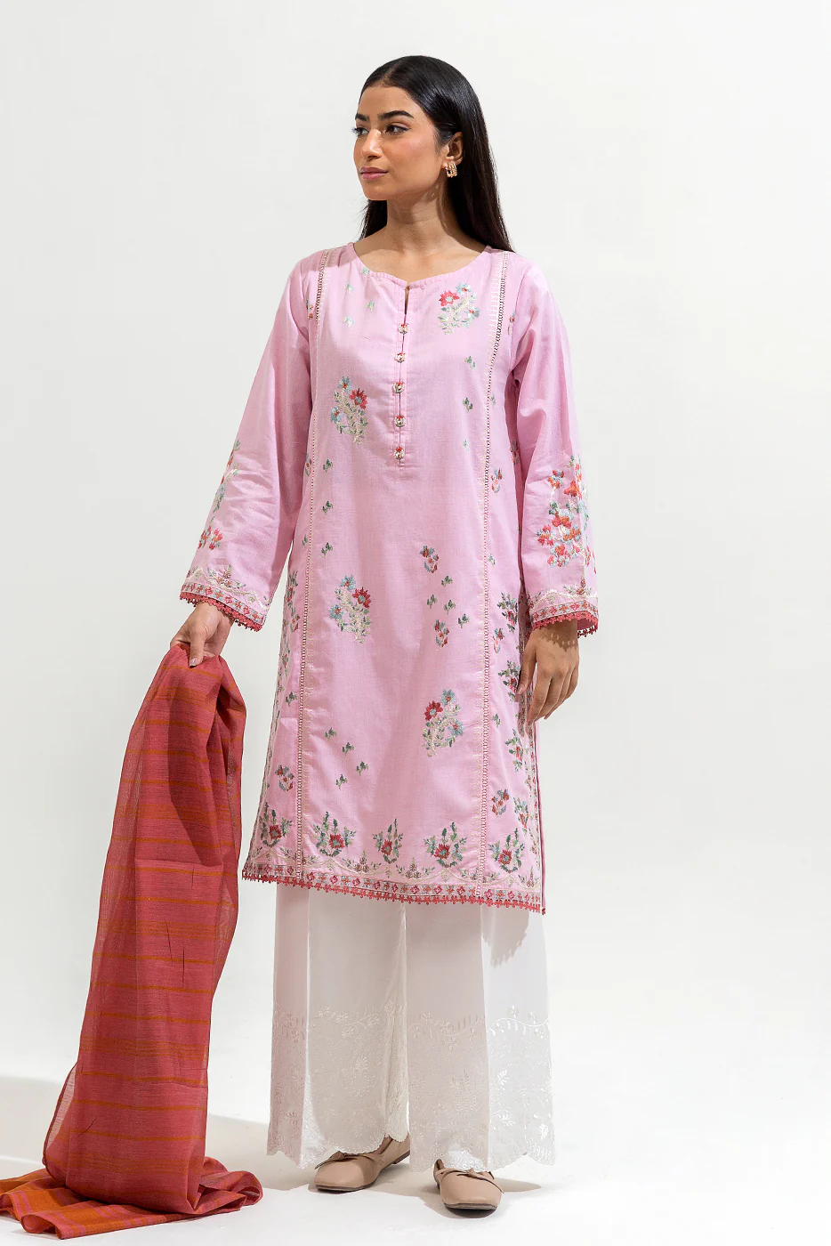 2 PIECE EMBROIDERED CHAMBREY SUIT (PRET) - Image 3