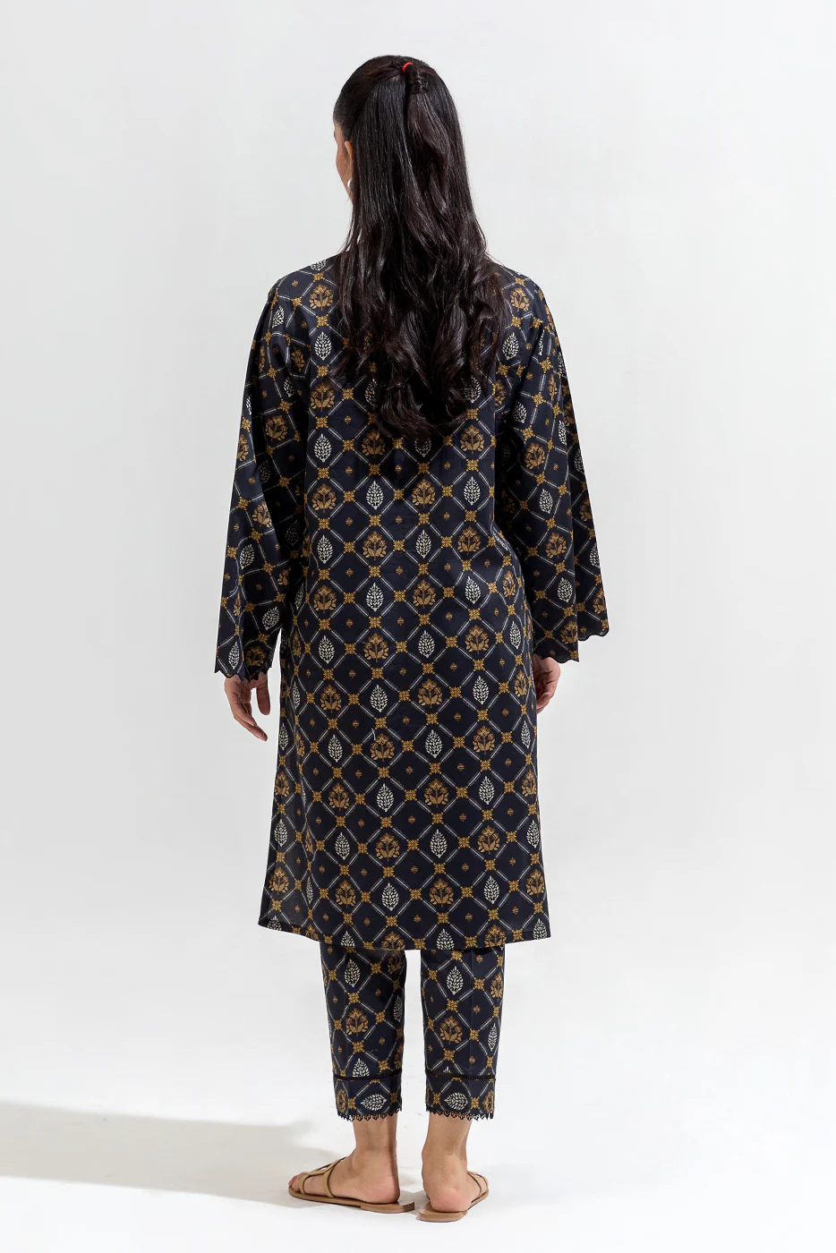 2 PIECE PRINTED PREMIUM LAWN SUIT (PRET) - Image 3