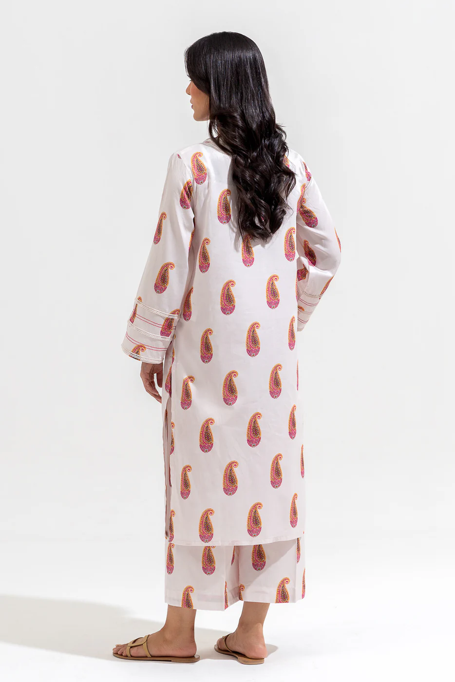 2 PIECE PRINTED PREMIUM LAWN SUIT (PRET) - Image 3