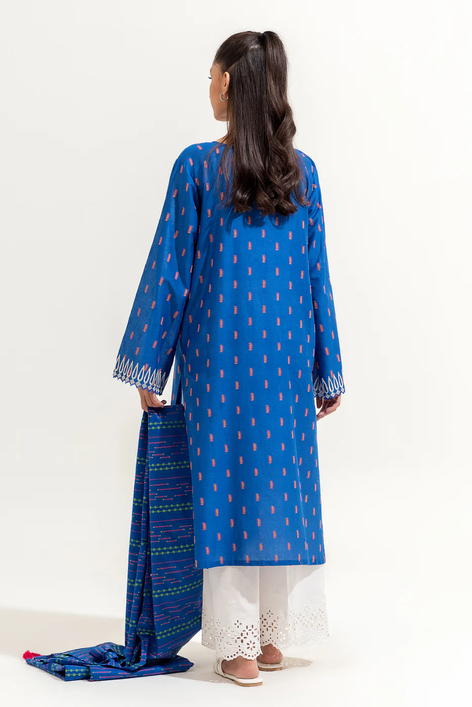 2 PIECE EMBROIDERED JACQUARD SUIT (PRET) - Image 4
