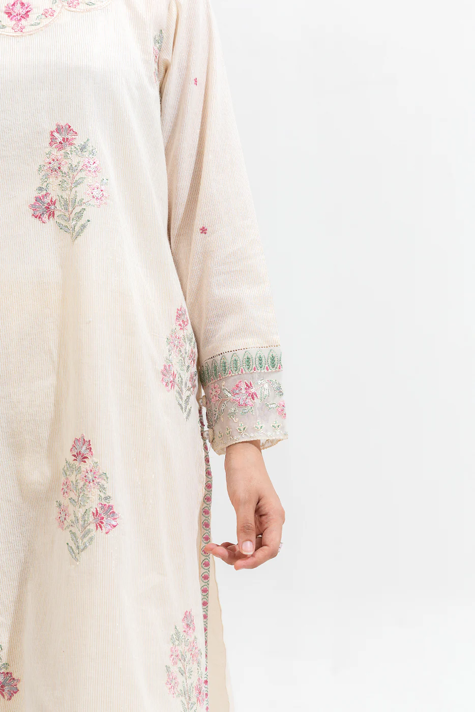 EMBROIDERED MISSOURI LAWN SHIRT (LUXURY-PRET) - Image 4