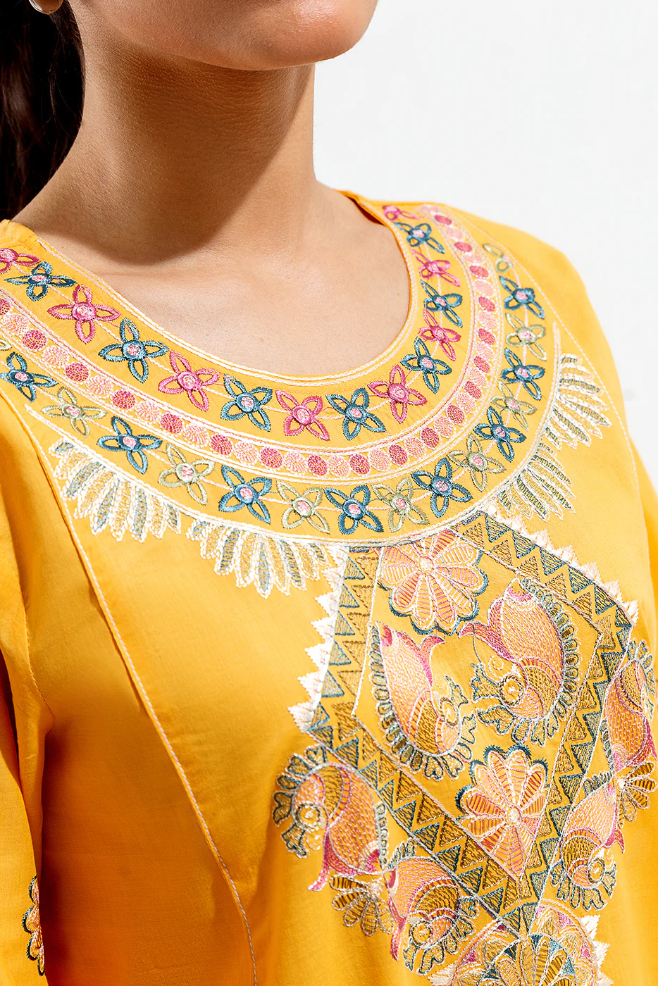 2 PIECE EMBROIDERED DYED LAWN SUIT (PRET) - Image 3