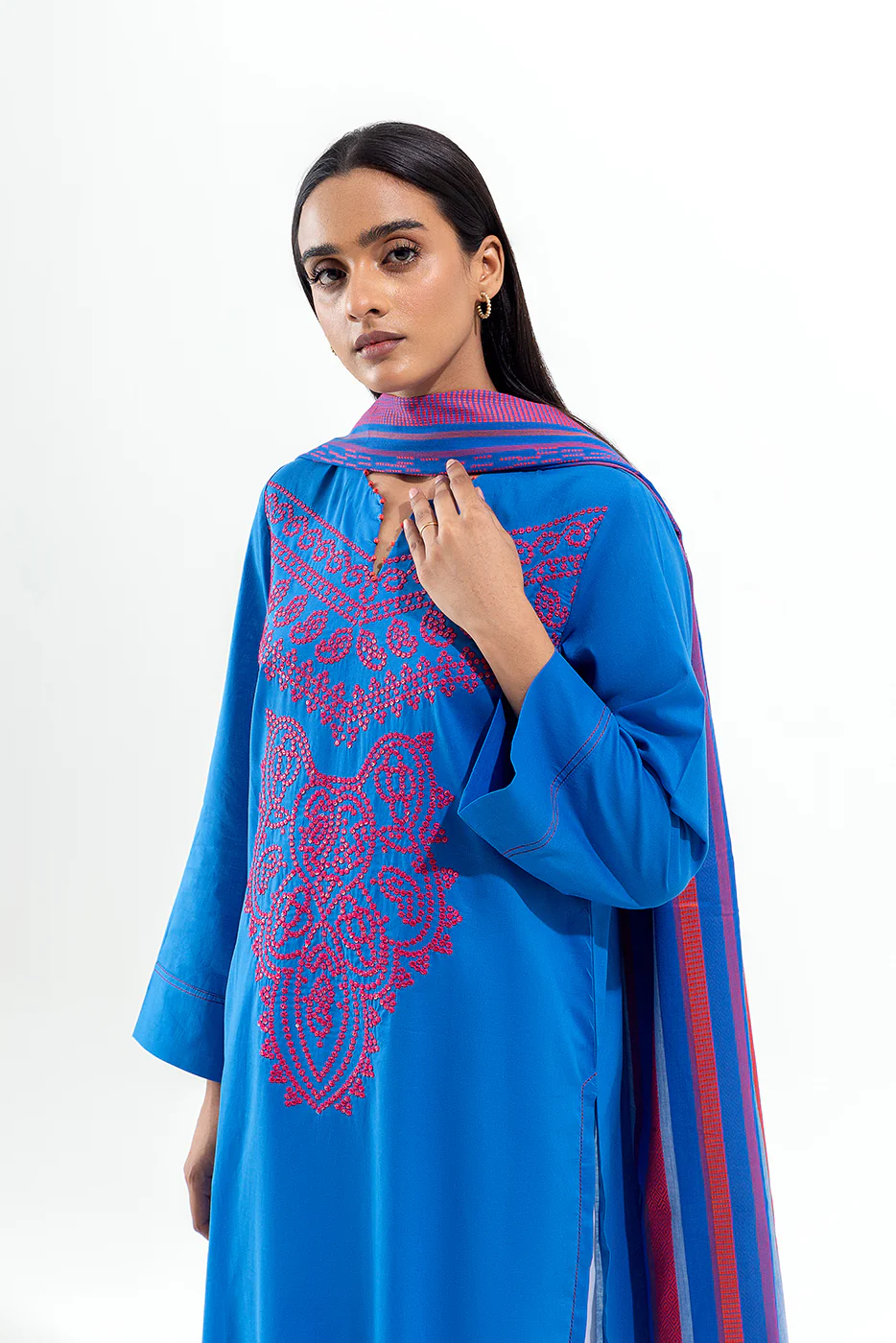 2 PIECE EMBROIDERED LAWN SUIT (PRET) - Image 2