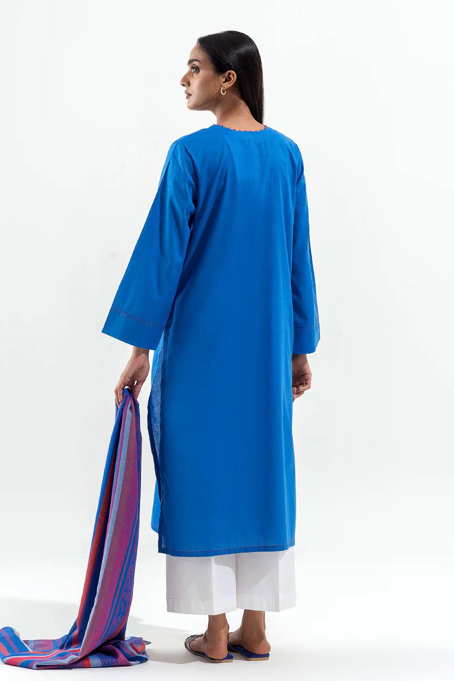 2 PIECE EMBROIDERED LAWN SUIT (PRET) - Image 5