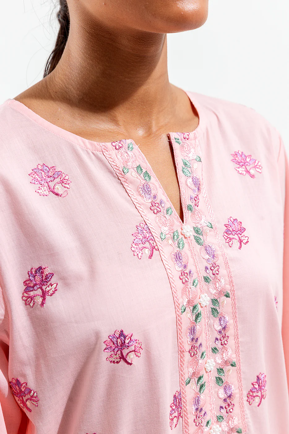 2 PIECE EMBROIDERED LAWN SUIT (PRET) - Image 3