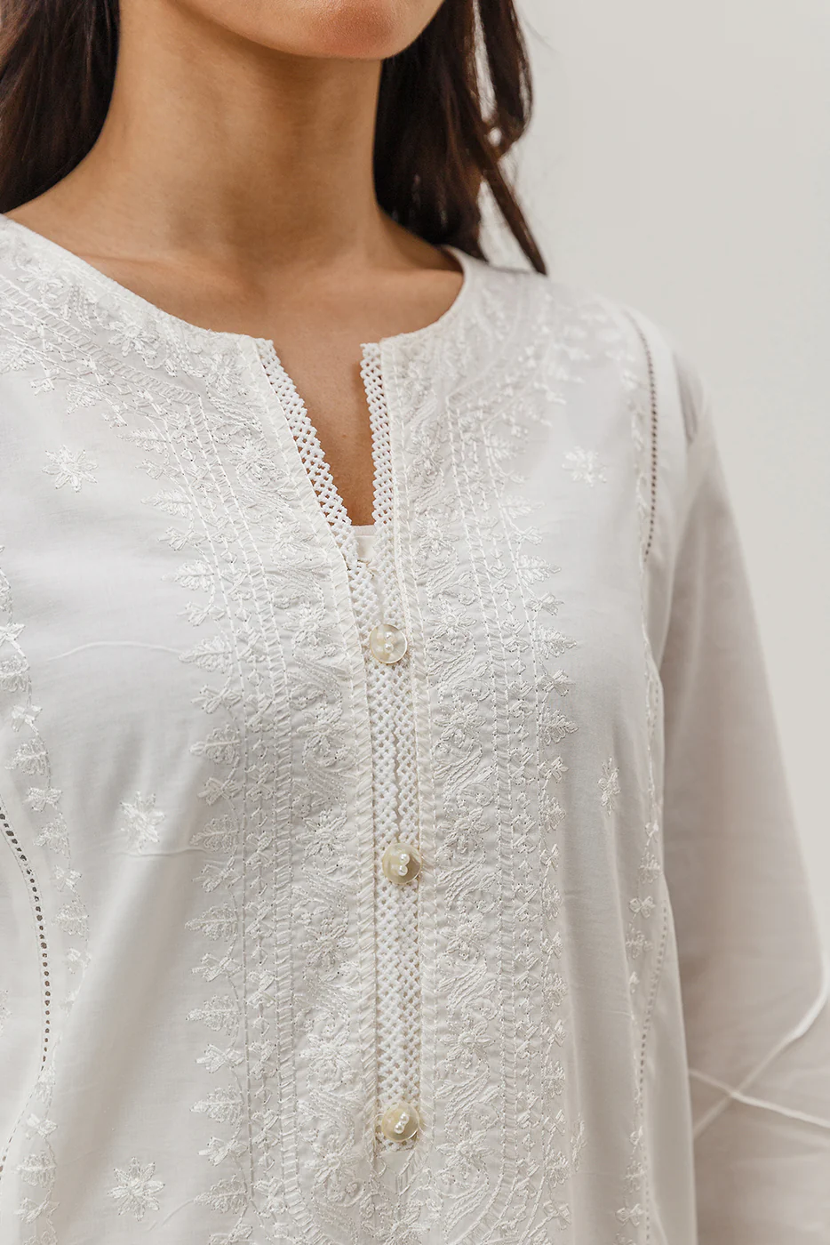 EMBROIDERED LAWN SHIRT (PRET) - Image 4