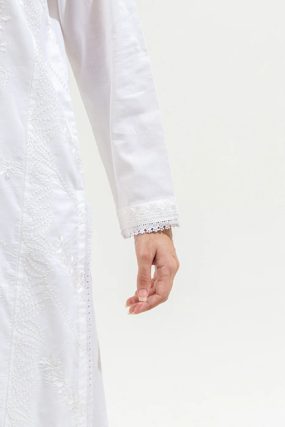 EMBROIDERED LAWN SHIRT (PRET) - Image 5